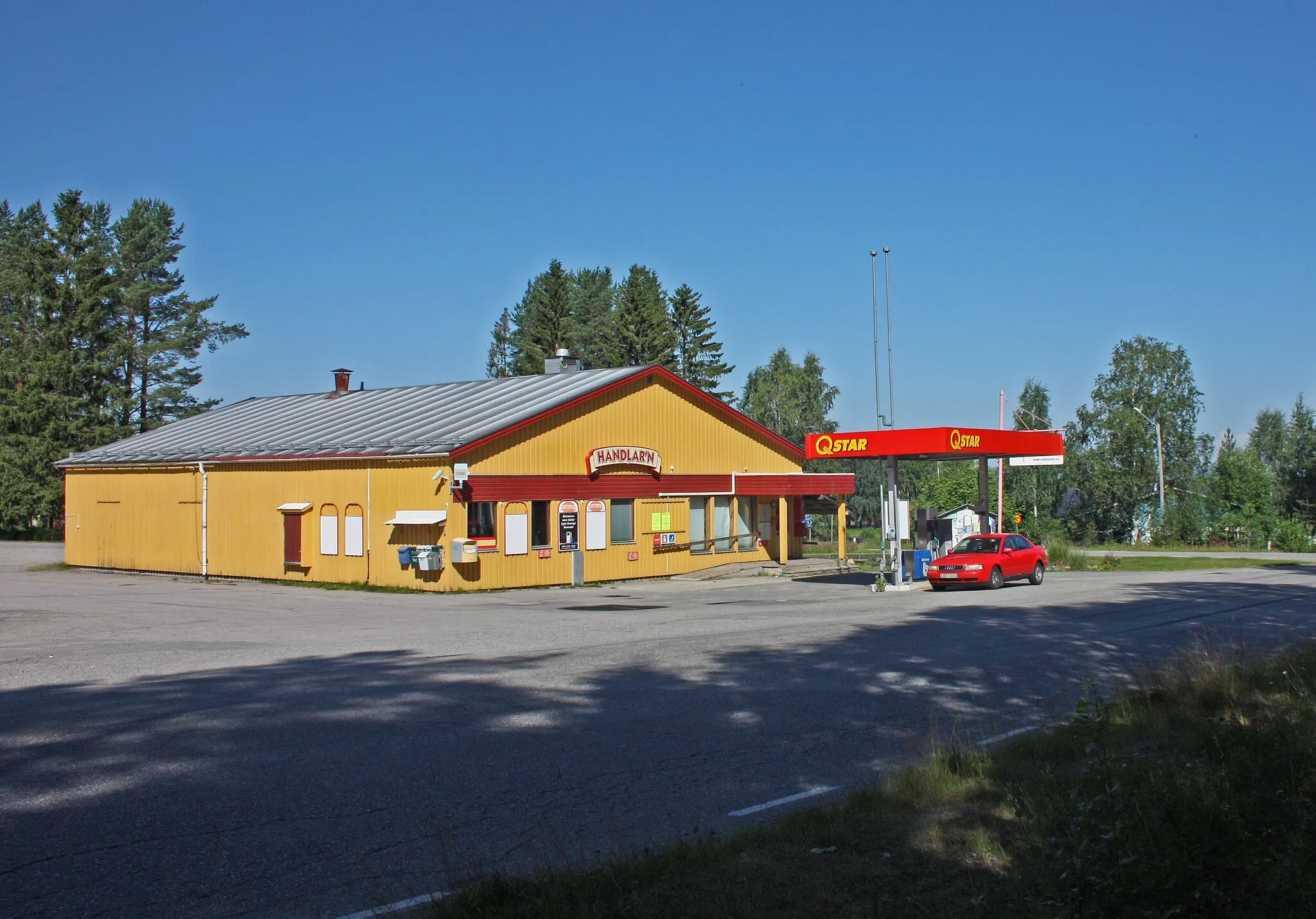 Photo showing: Bensinstationen i Rödåsel