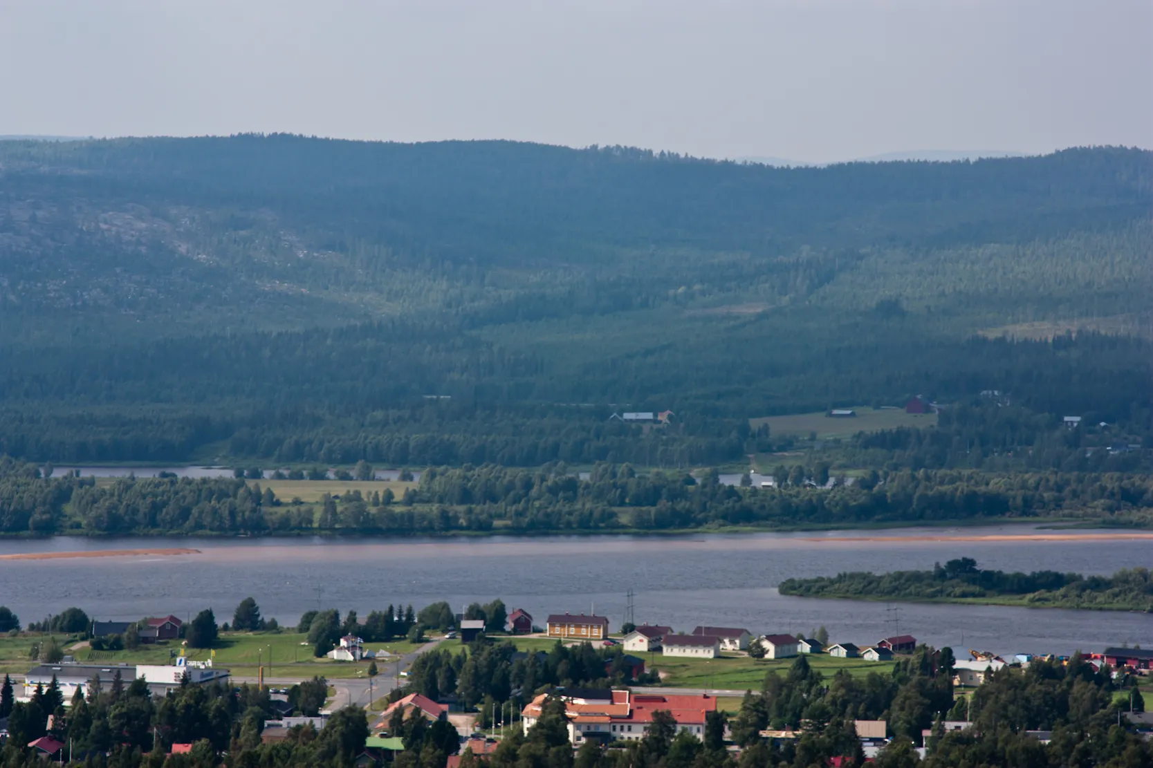 Photo showing: Ylitornio seen from Ainiovaara hill.