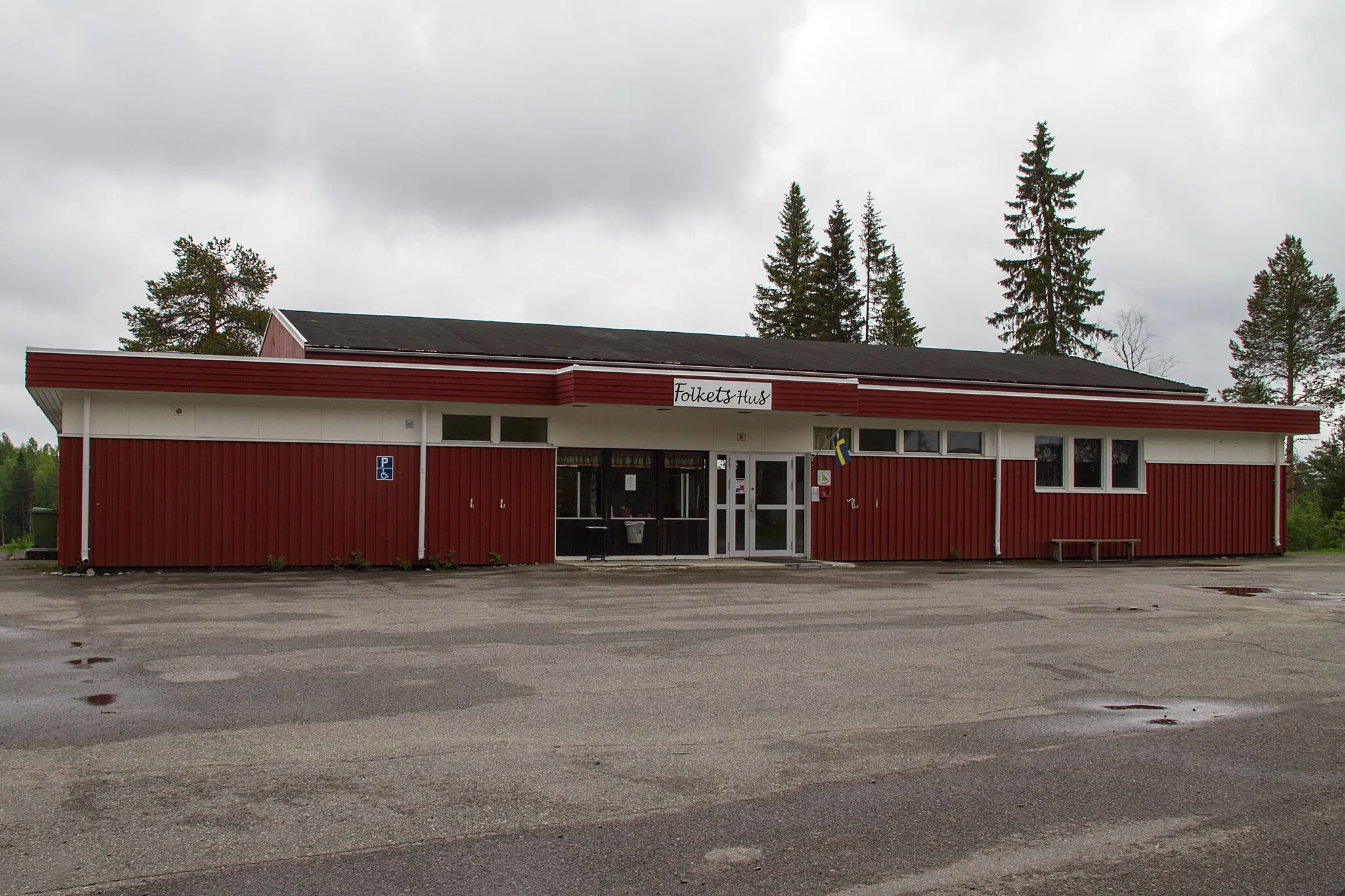 Photo showing: Folkets hus (community center) in Abborrträsk, Arvidsjaurs kommun, Norrbottens län