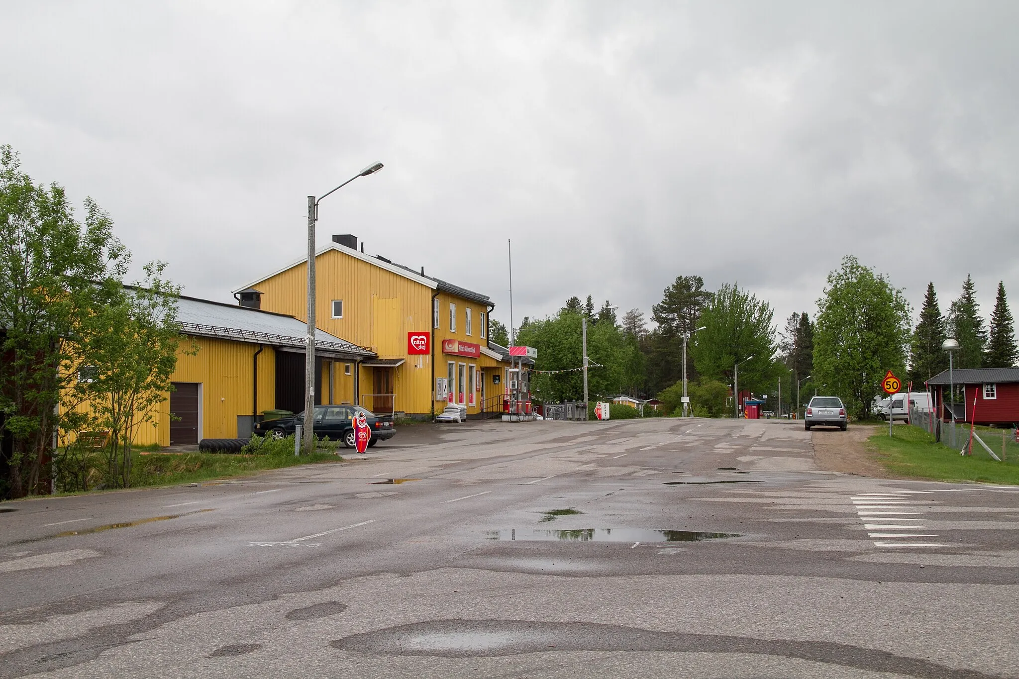 Photo showing: The local store in Abborrträsk in Arvidsjaur municipality, Norrbotten county, Sweden