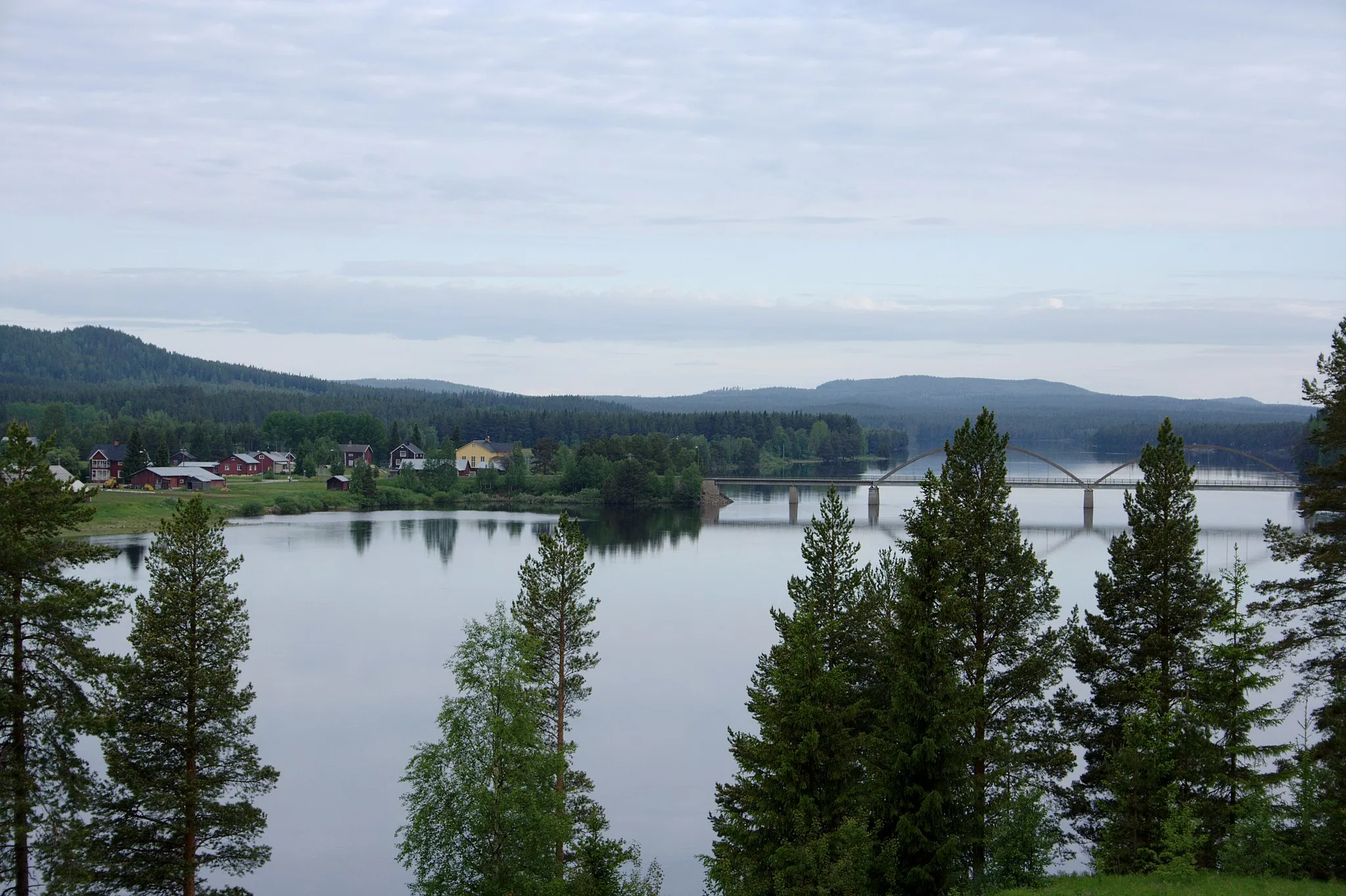 Photo showing: Vindelgransele at the Vindel river seen from road 363