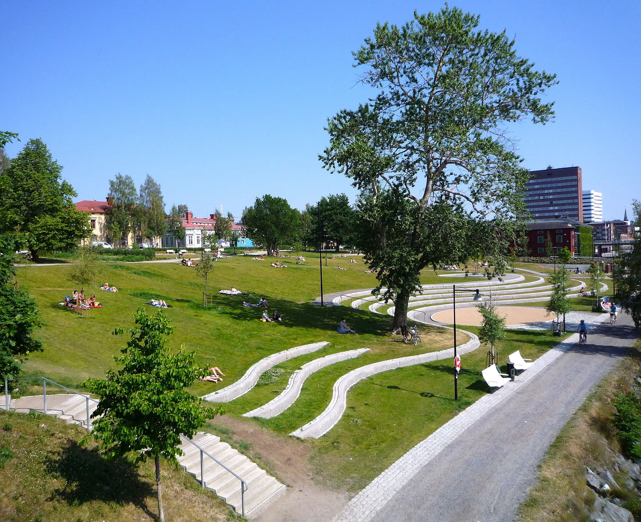 Photo showing: Broparken, seen from the "Old Bridge" in central Umeå.