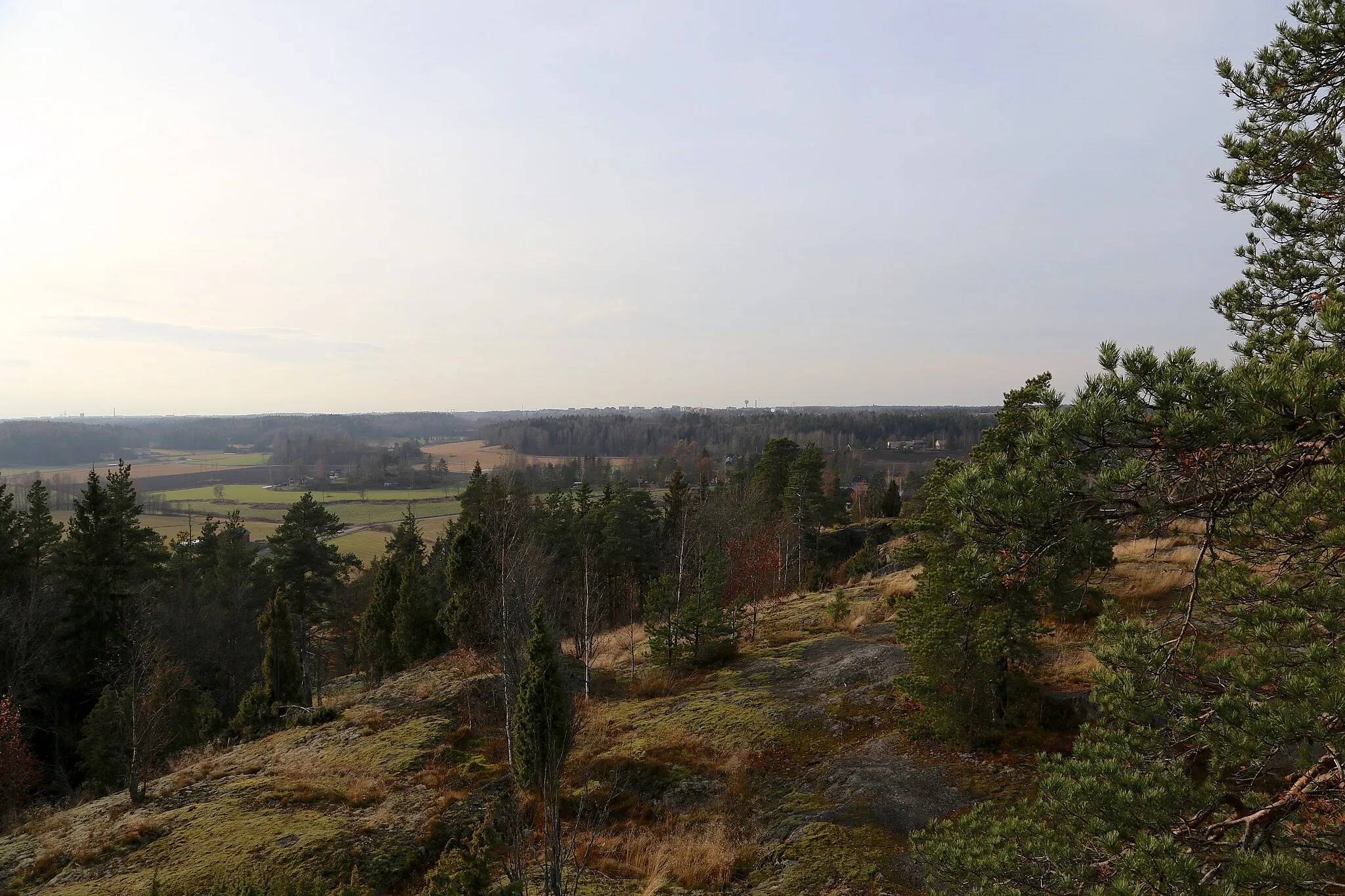 Photo showing: Högberget view towards Sotunki in Vantaa, Finland, 2015