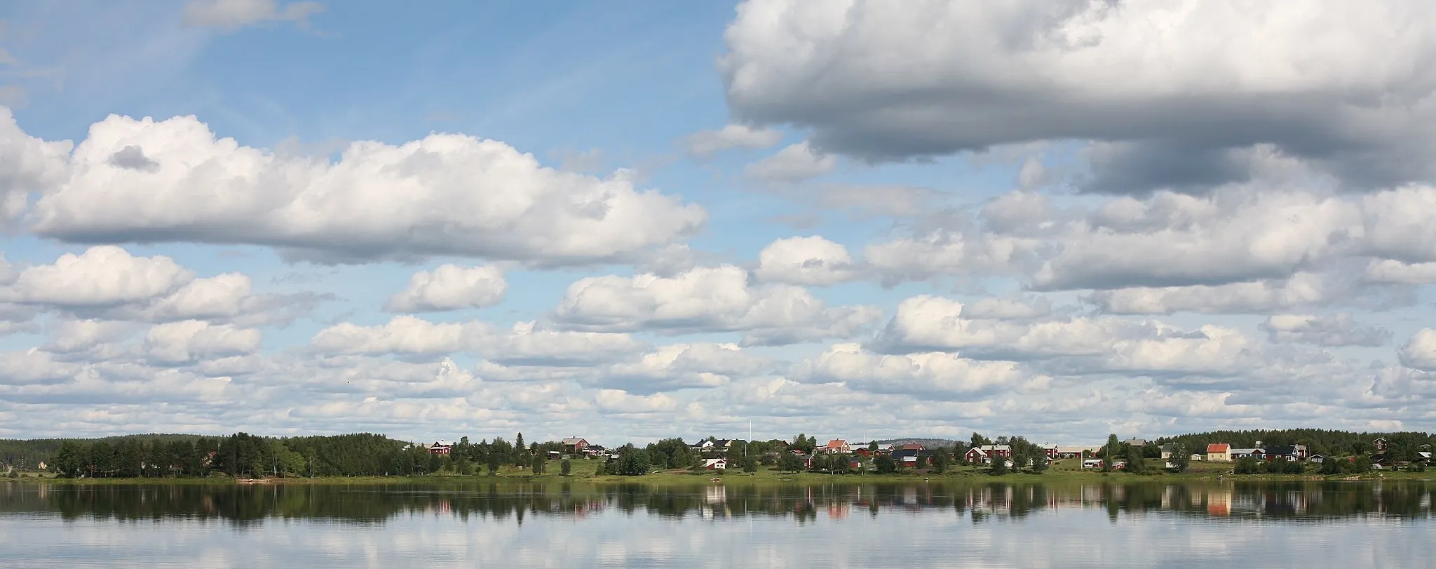 Photo showing: Övermorjärv från Kalix Älv