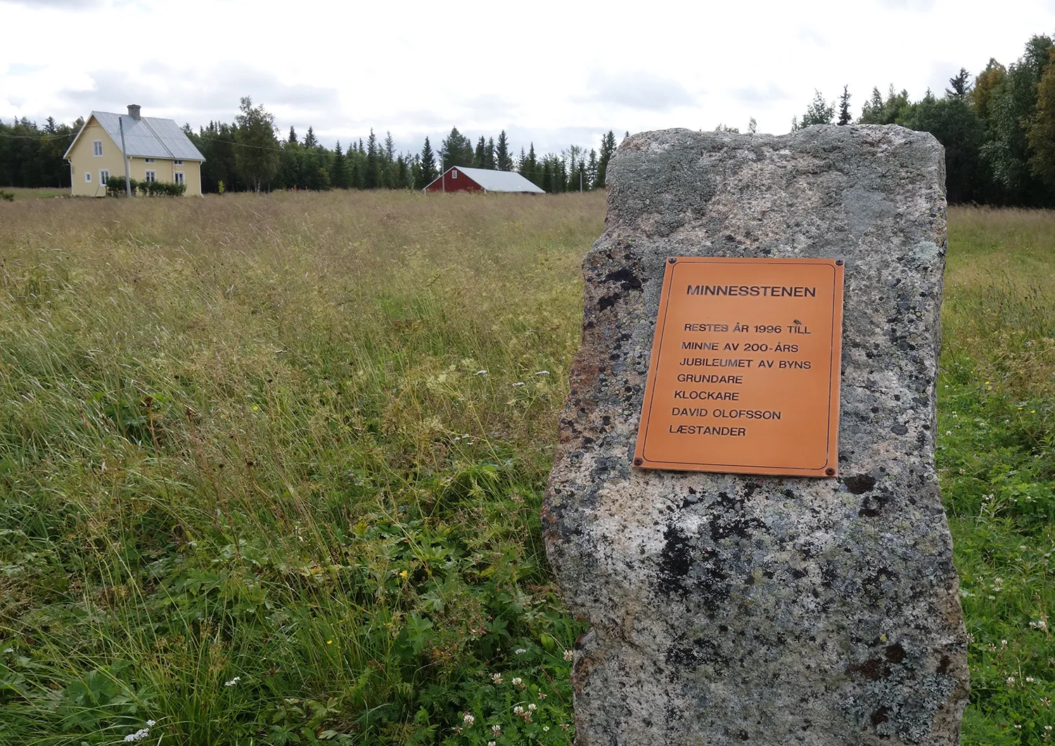 Photo showing: Memorial stone of the founding of Laisvallby in Arjeplog Municipality, northern Sweden.