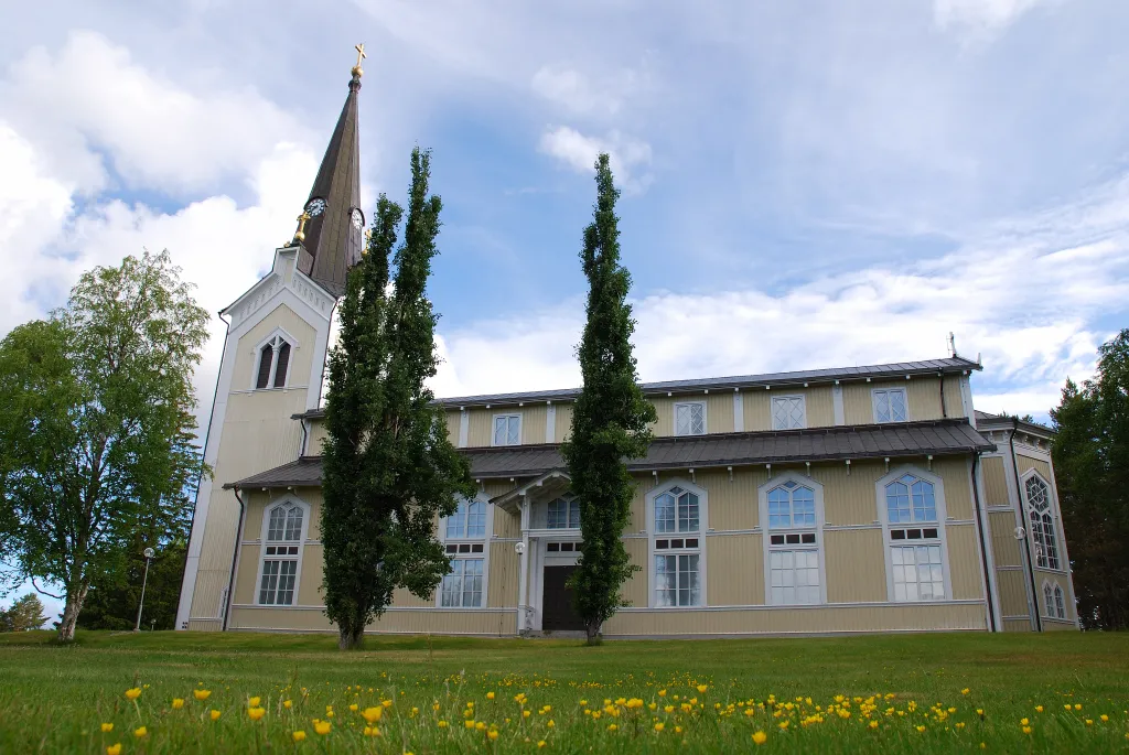 Photo showing: Sweden's largest wooden church, located in Stensele./Sveriges största träkyrka, belägen i Stensele