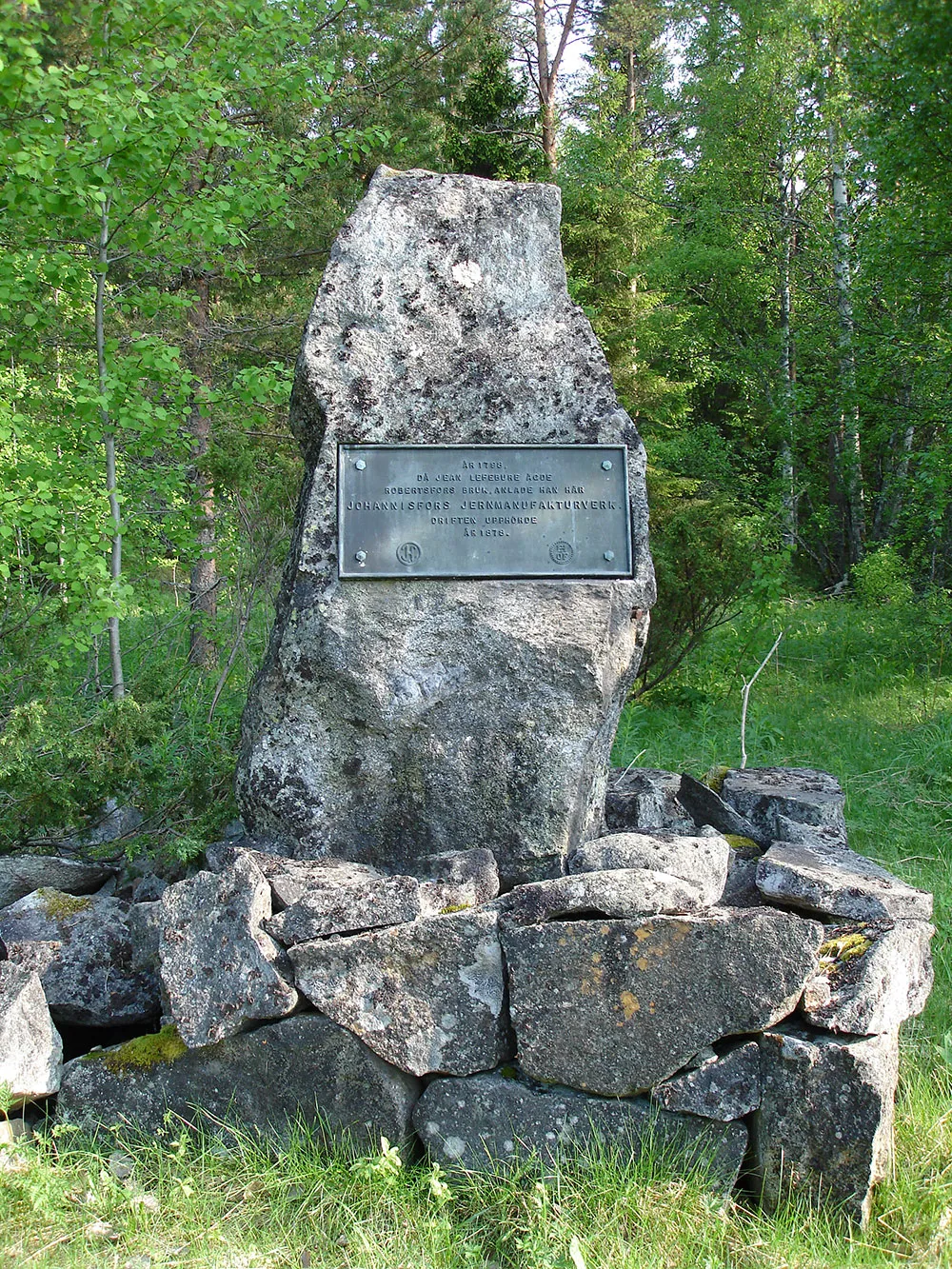 Photo showing: Monument of Johannisfors ironworks (1798-1878) by river Pålböleån north of Sävar, Umeå municipality, Västerbotten county, Sweden.