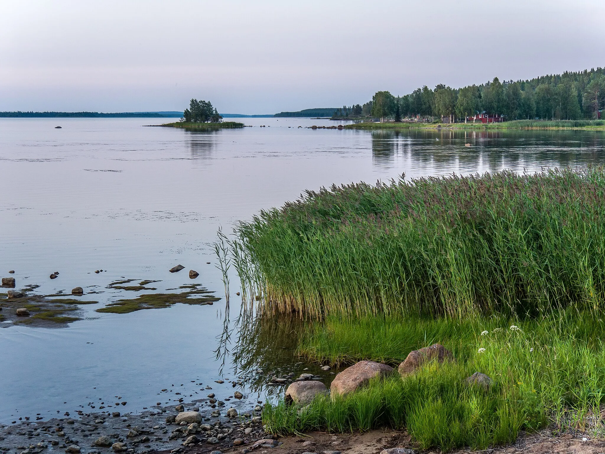 Photo showing: Night shot from the bay of Siknäs