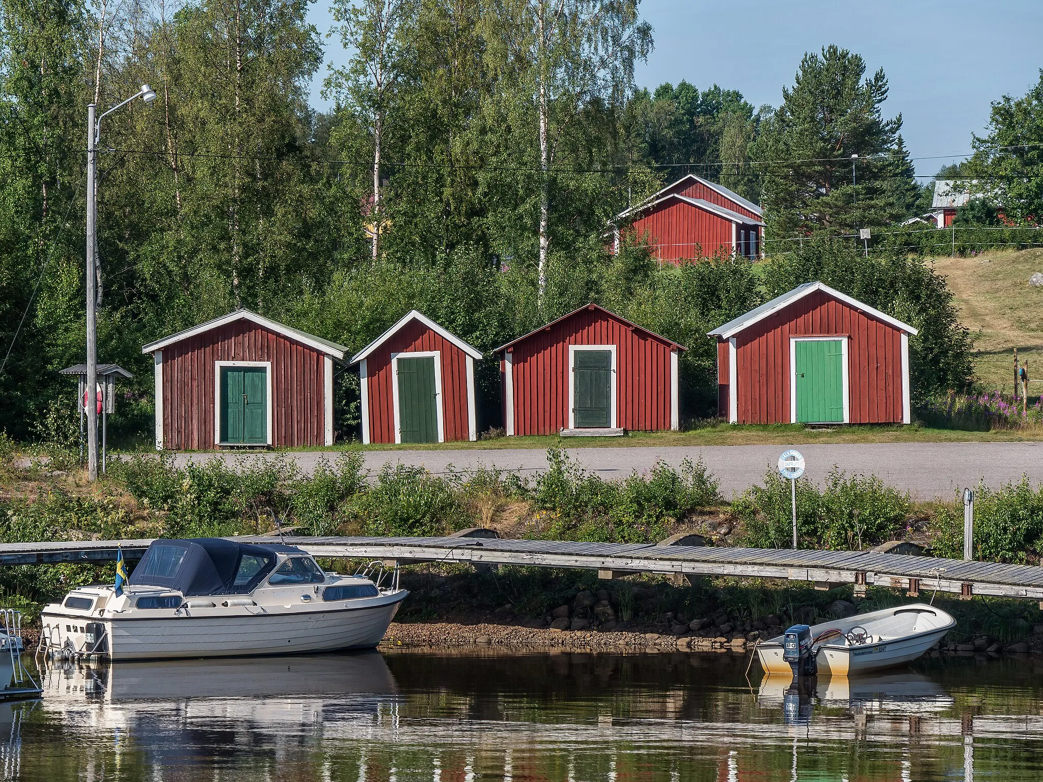 Photo showing: Cabins at Siknäs boat harbor