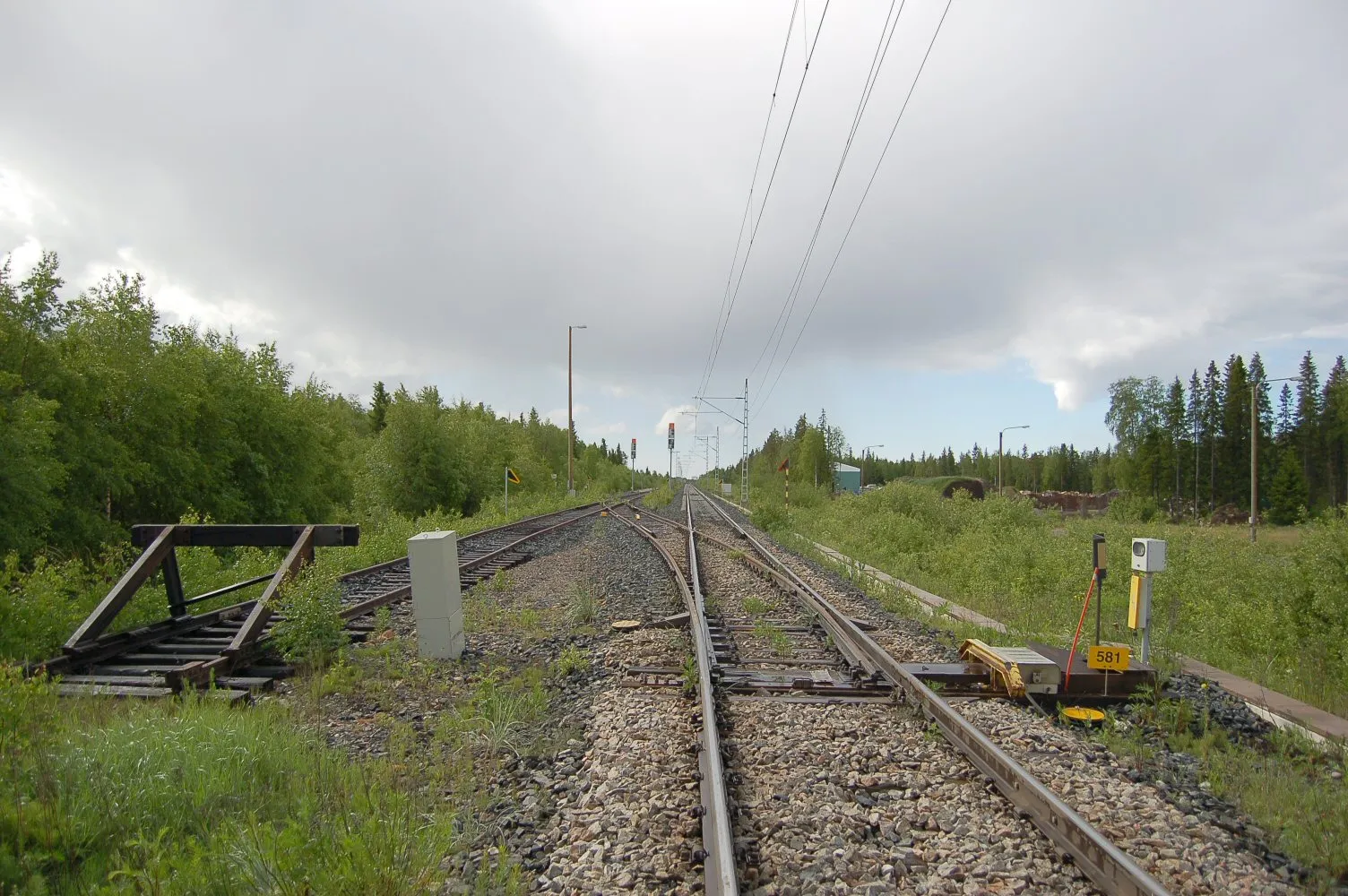 Photo showing: Lautiosaari is a control point (CP, controlled location) between Kemi and Laurila stations. It is also a junction, where Elijärvi mine branch splits from the Tornio–Kemi main line.