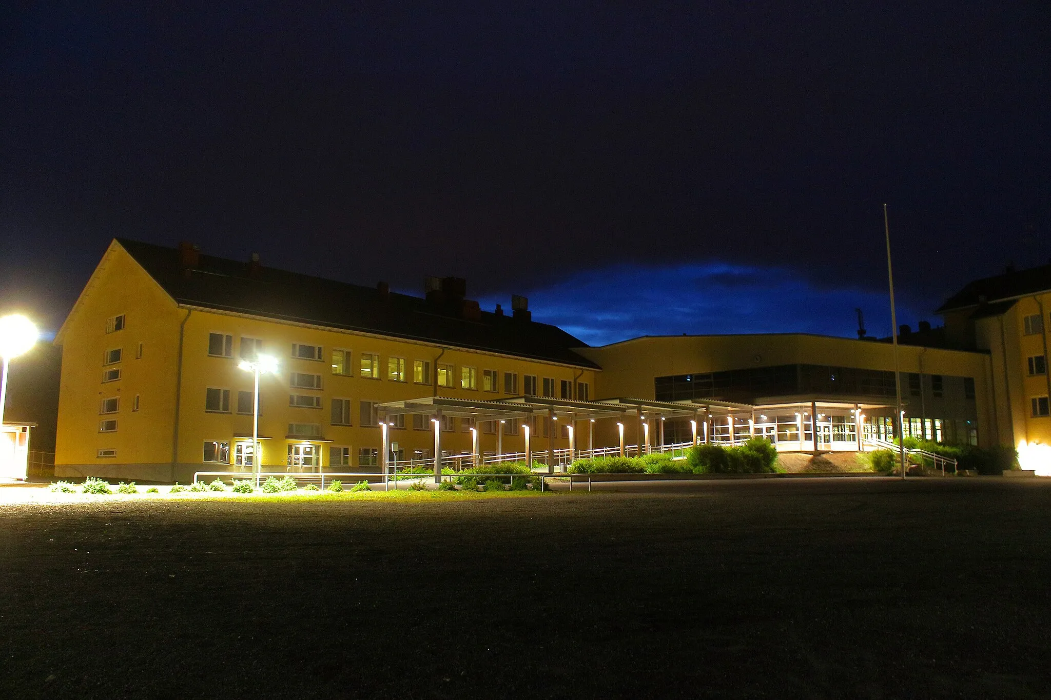 Photo showing: Syväkangas school.