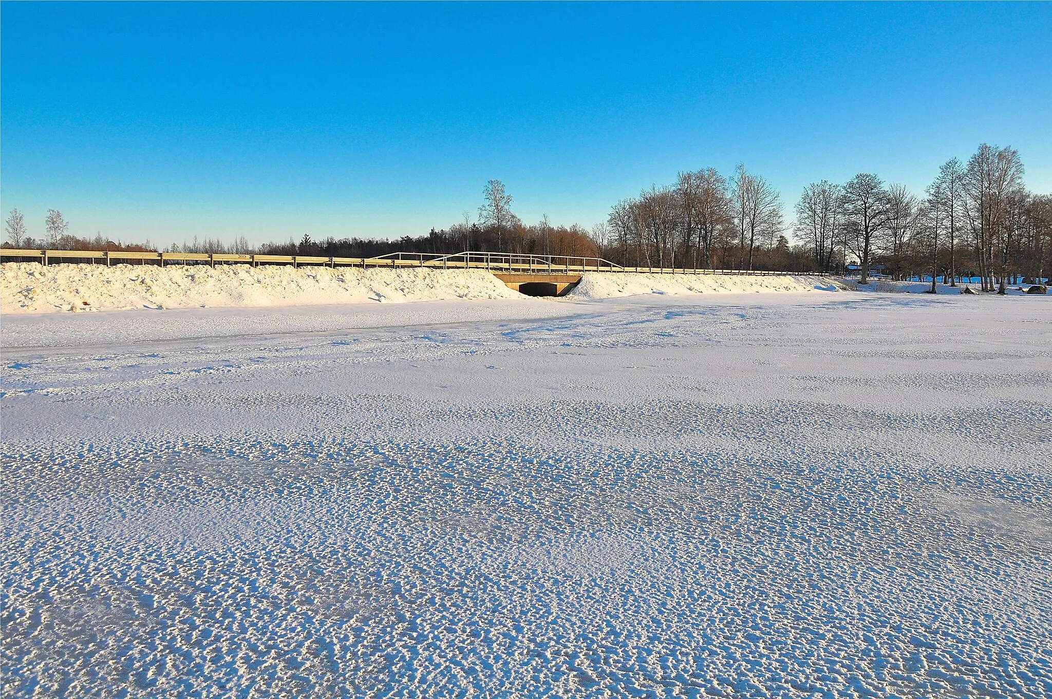 Photo showing: Kläcklingen bridge - mars 2010