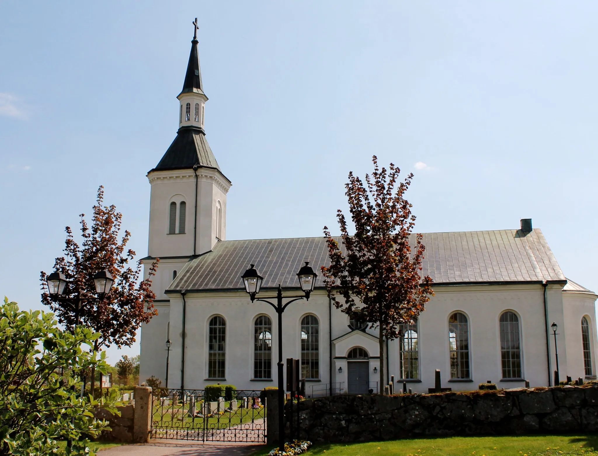 Photo showing: Vederslövs new church.The church which was built in 1878-79 marked by the neo-classical style but with clear historicerande stylistic features of neo-Gothic and neo-romanticism, designed by Edvard von Rothstein. The church was consecrated October 10, 1879 by Bishop Johan Andersson.