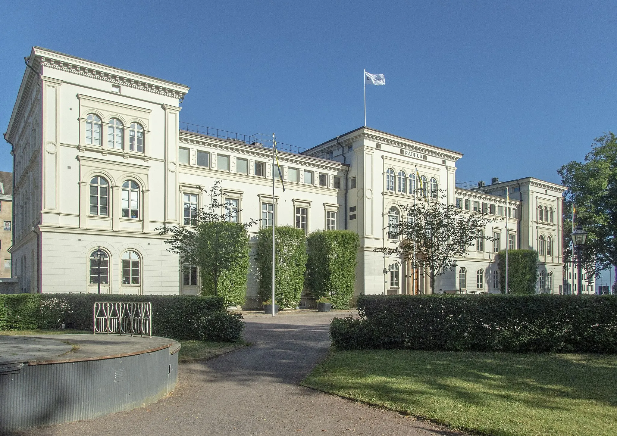 Photo showing: Jönköpings rådhus, ritat av Fridolf Wijnbladh i nyrenässans och uppfördes 1864–67. Den användes ursprungligen som Jönköpings högre allmänna läroverk
