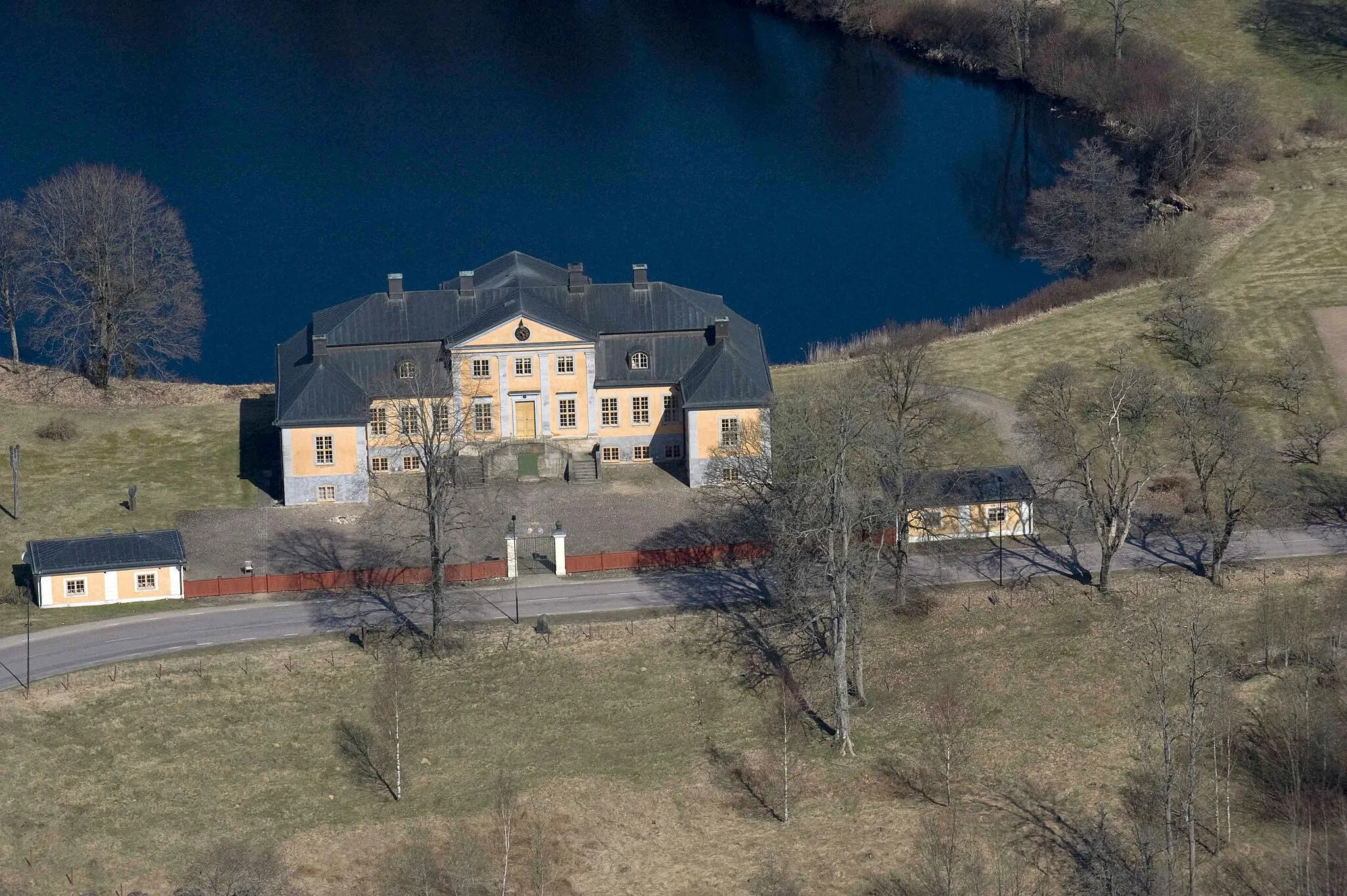 Photo showing: Hörle manor from the air