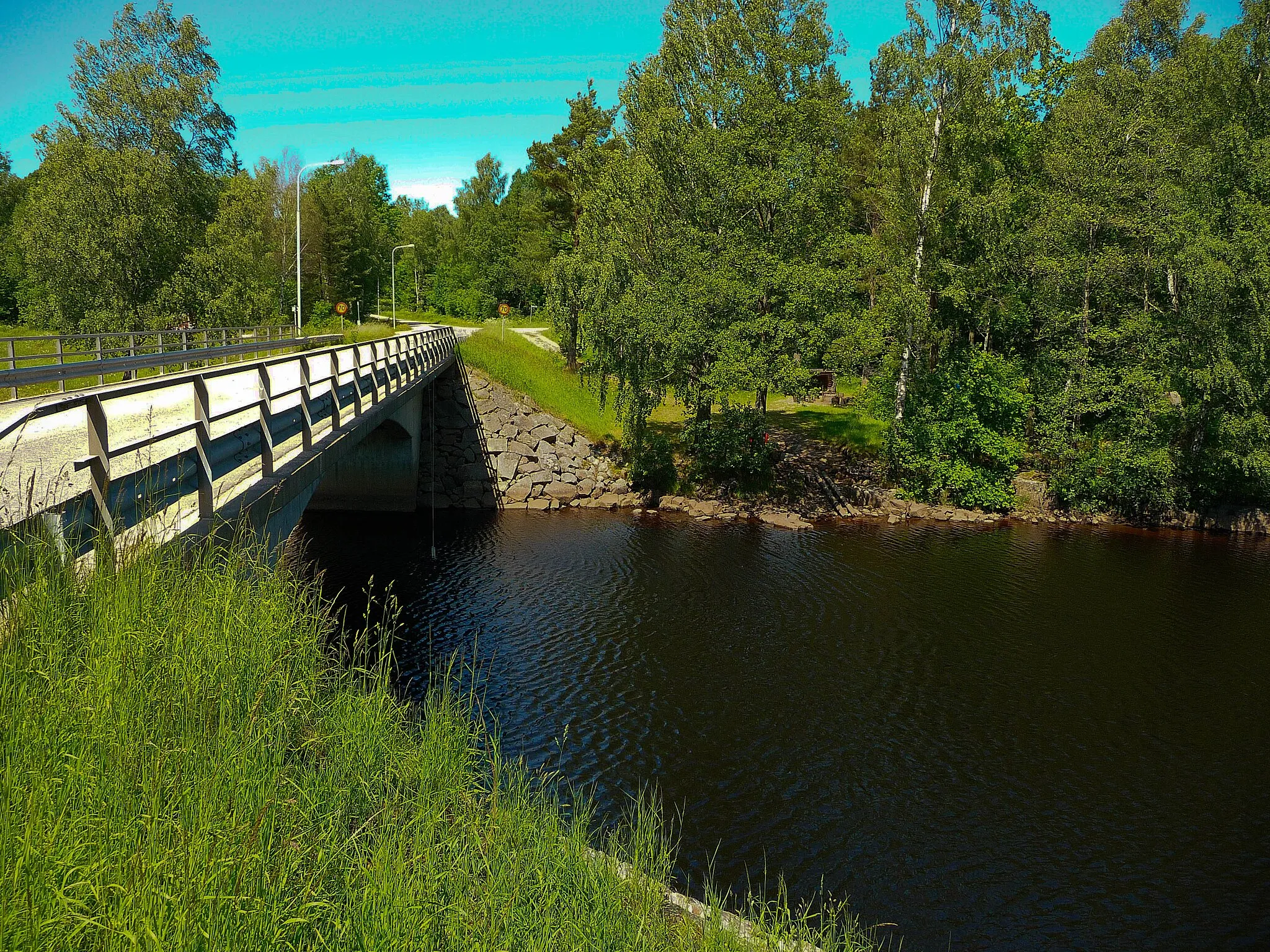 Photo showing: bridge