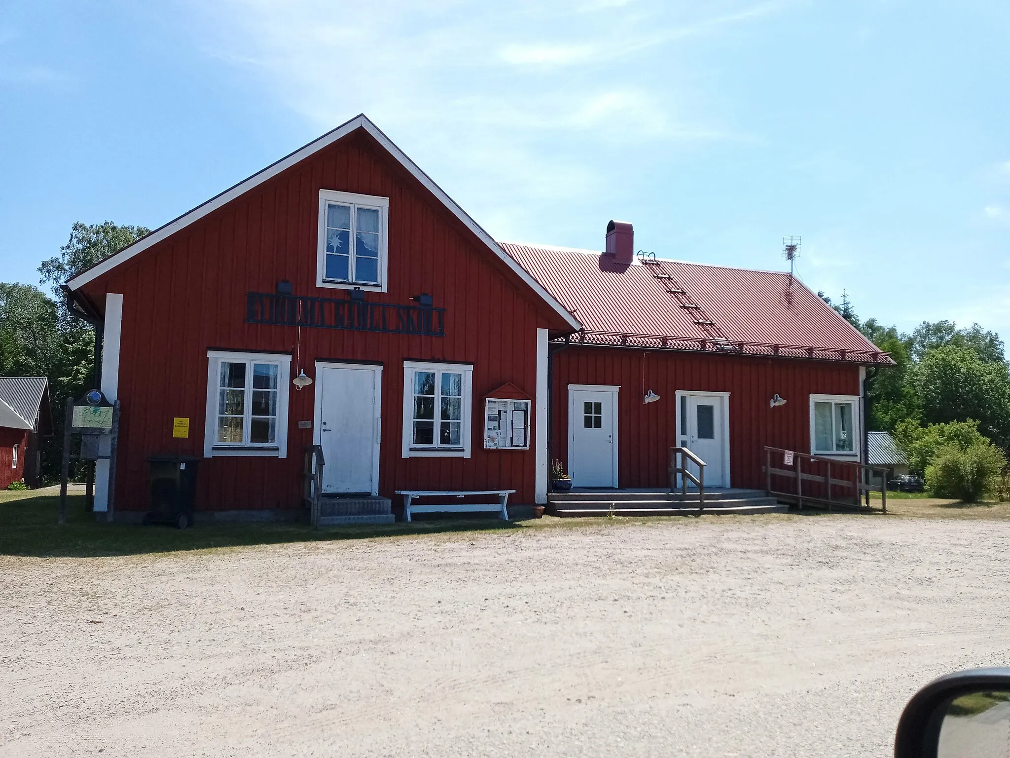 Photo showing: Byholma skola