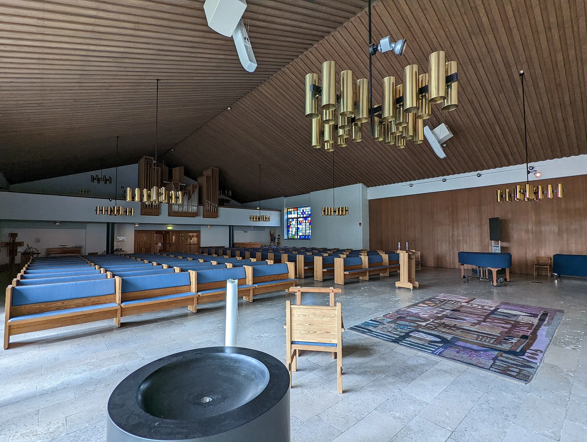 Photo showing: Interiör i Lessebo kyrka den 6 augusti 2022.