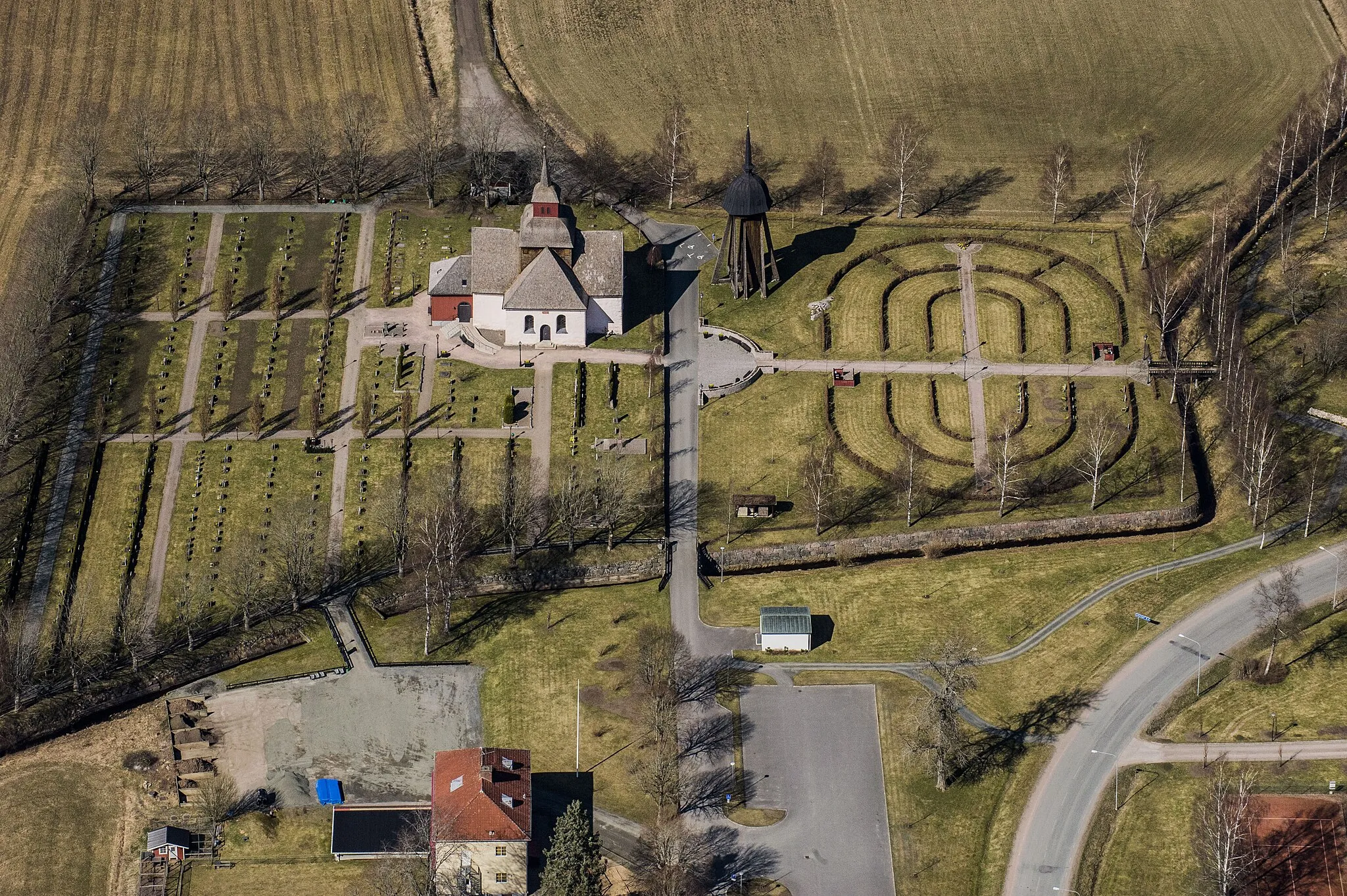 Photo showing: The Hakarp church from the air