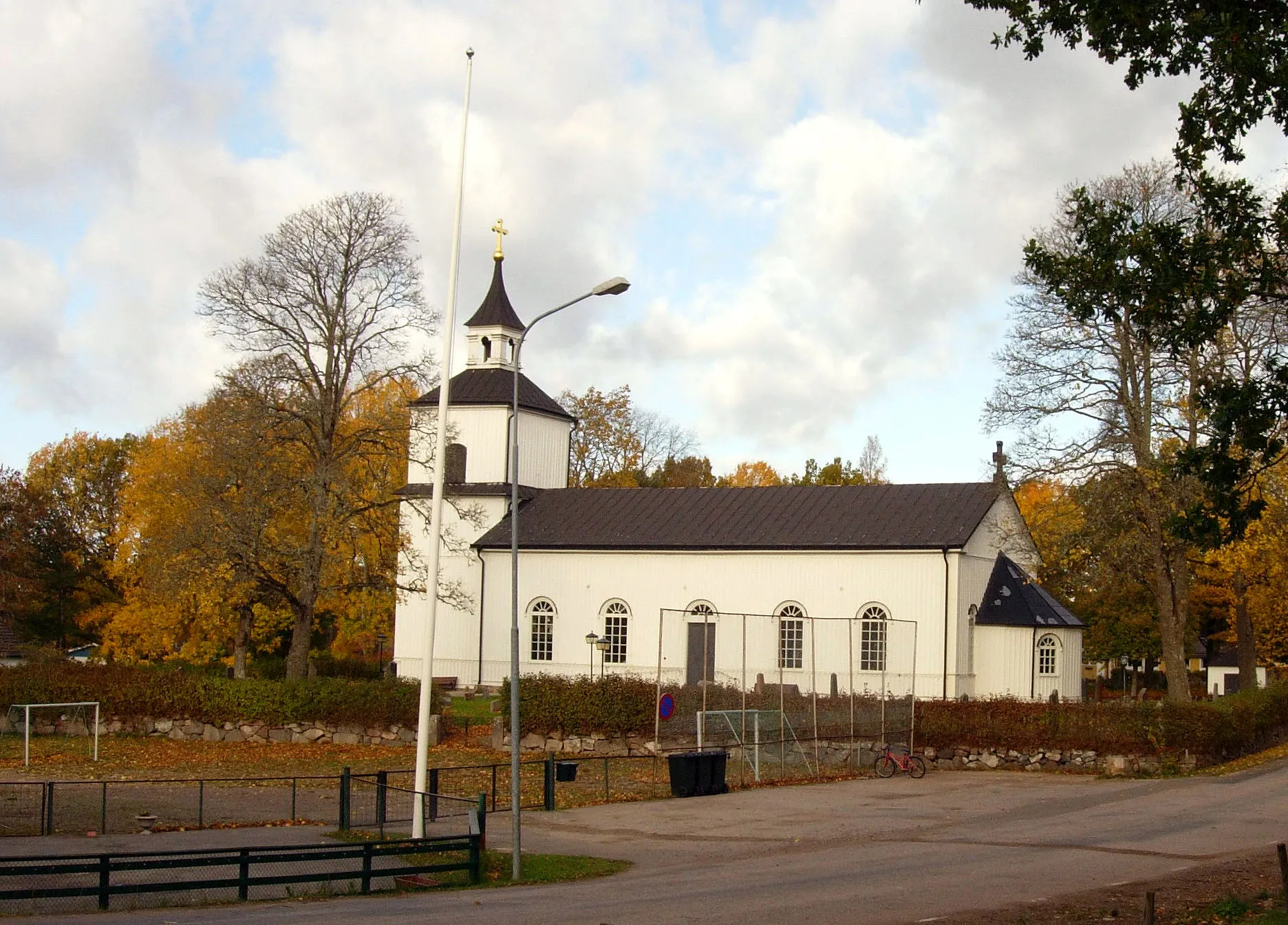 Photo showing: Trehörna kyrka