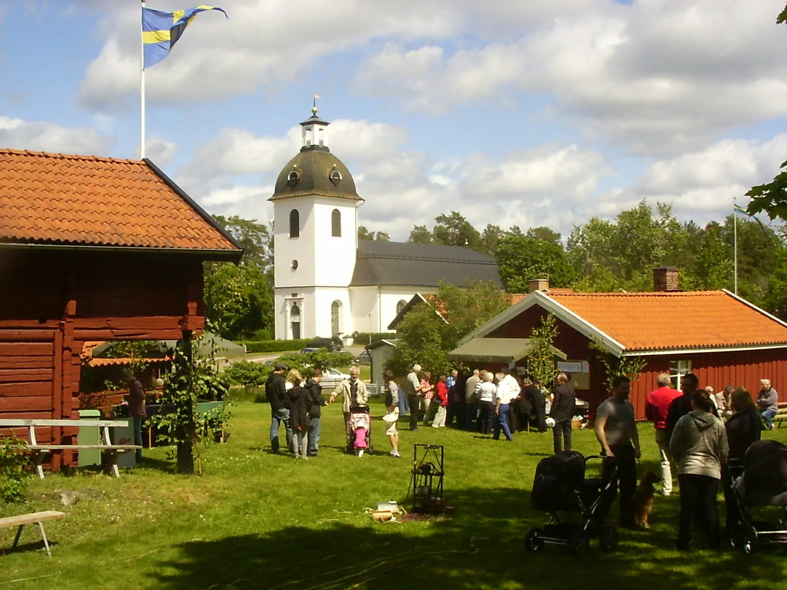 Photo showing: Västrum's church and open air museum