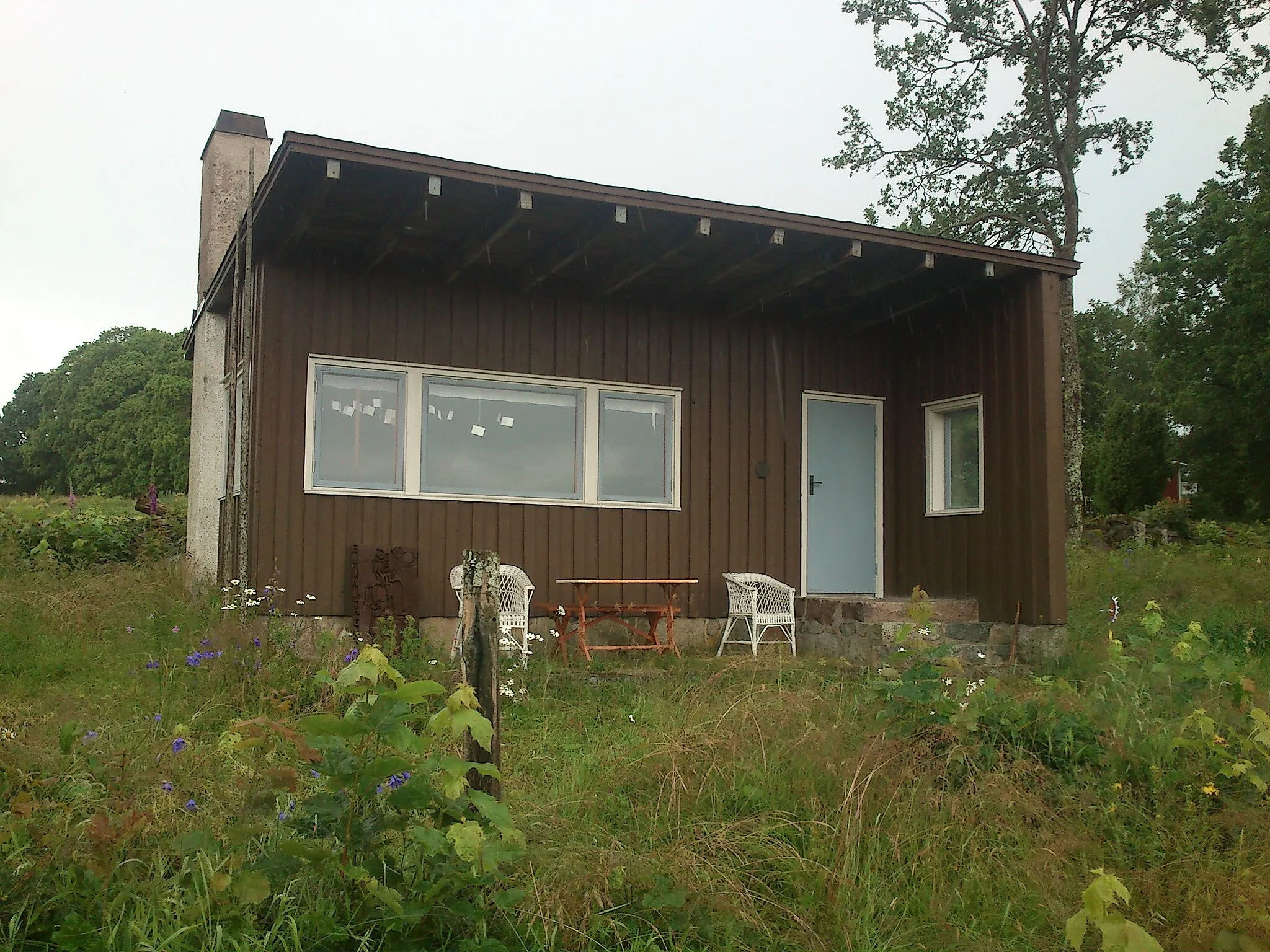 Photo showing: At Elin Wägner's house Lilla Björka a small building was dedicated to writing. As of 2012 this is a listed building.