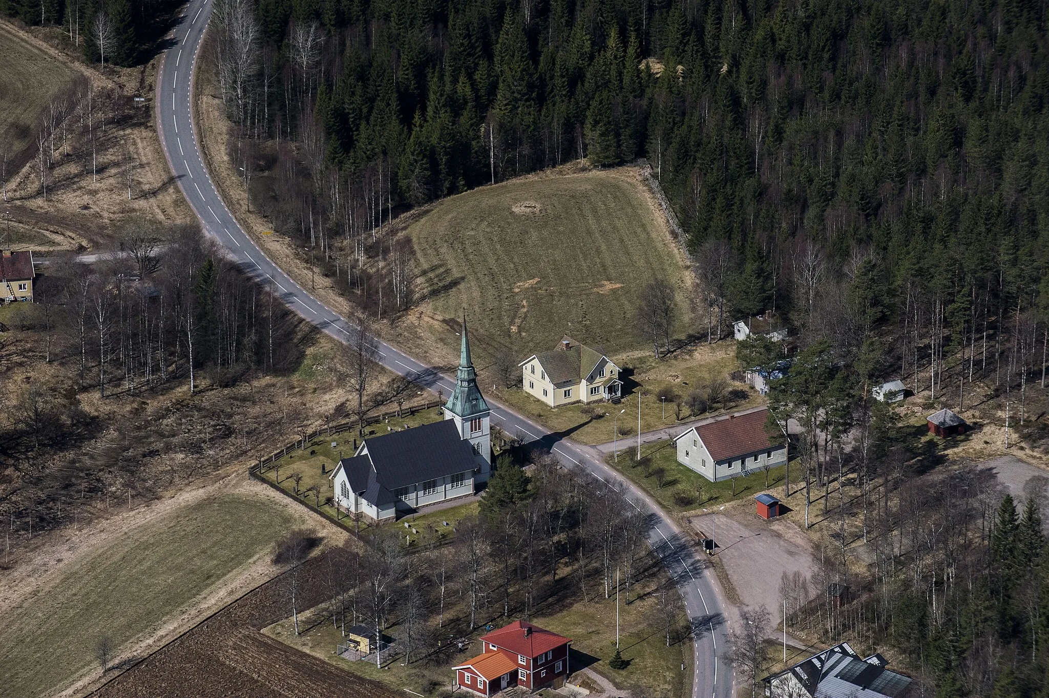 Photo showing: The Valdshult church from the air