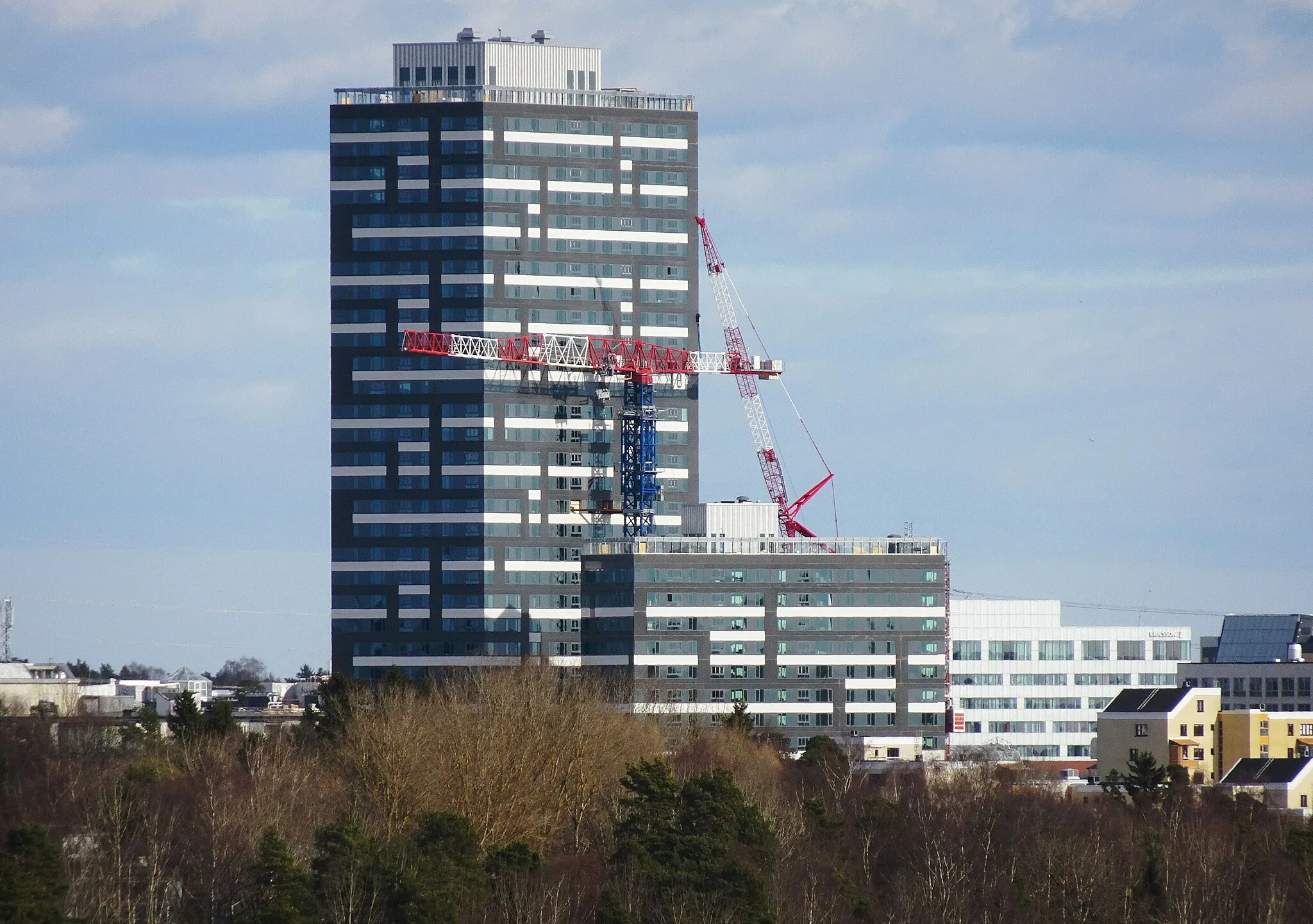 Photo showing: Kista torn, sedd från Granholmstoppen