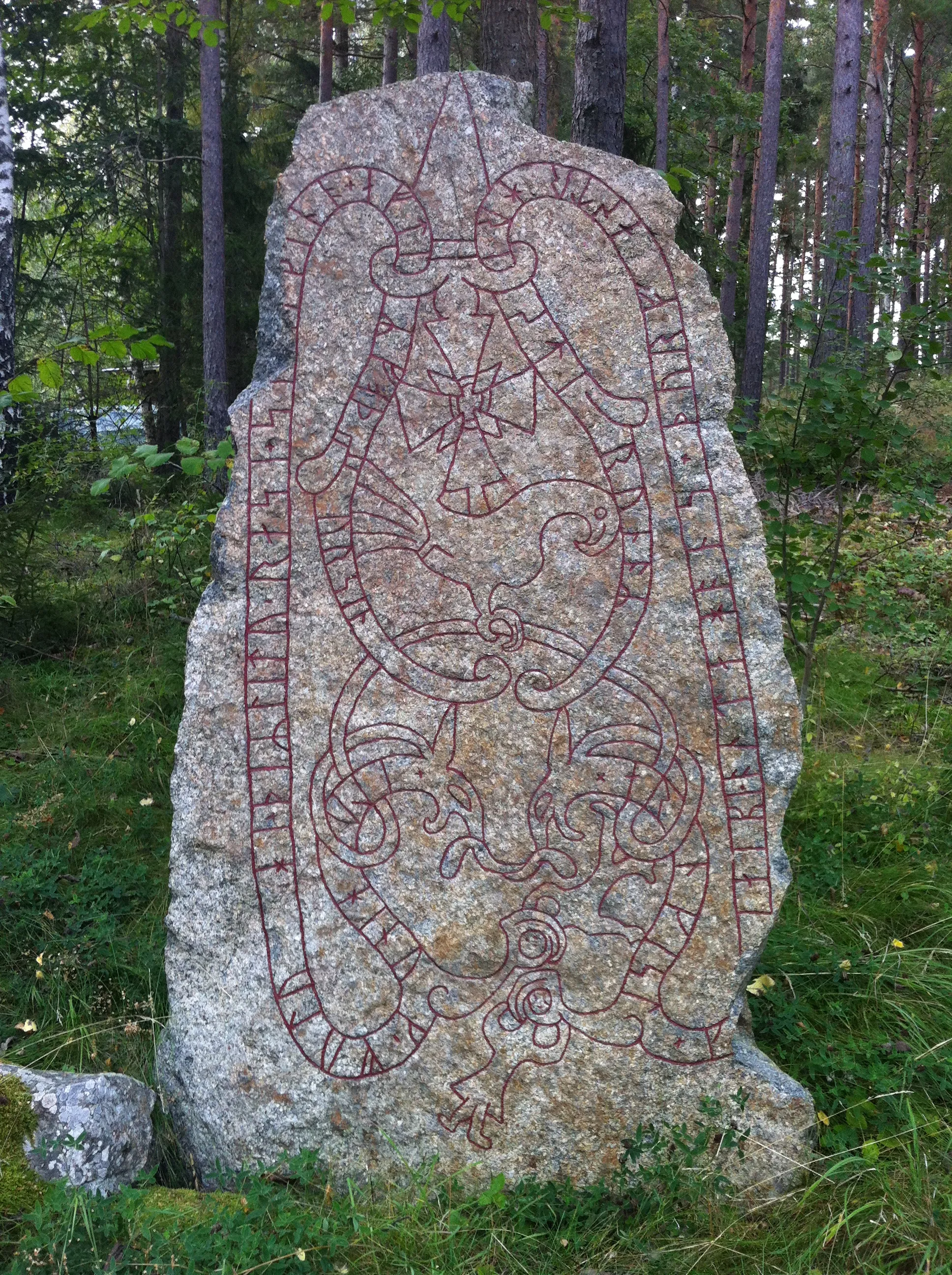 Photo showing: Runsten, Upplands runinskrifter 629, Håbo-Tibble