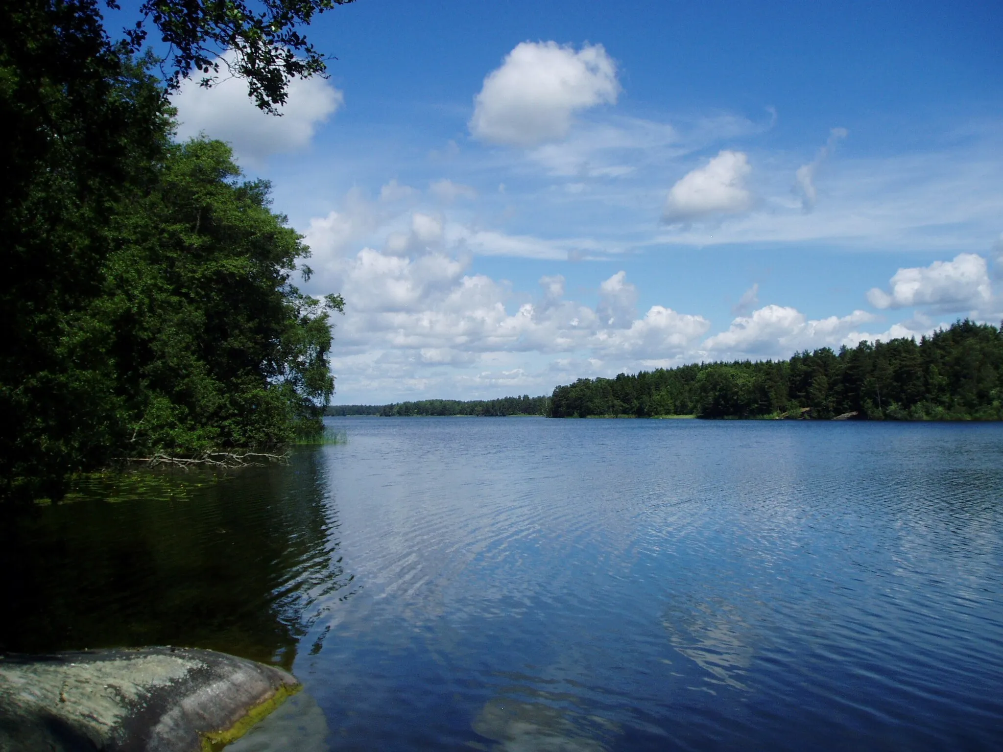 Photo showing: Lejondalssjön, lake in Upplands-Bro Municipality, Sweden