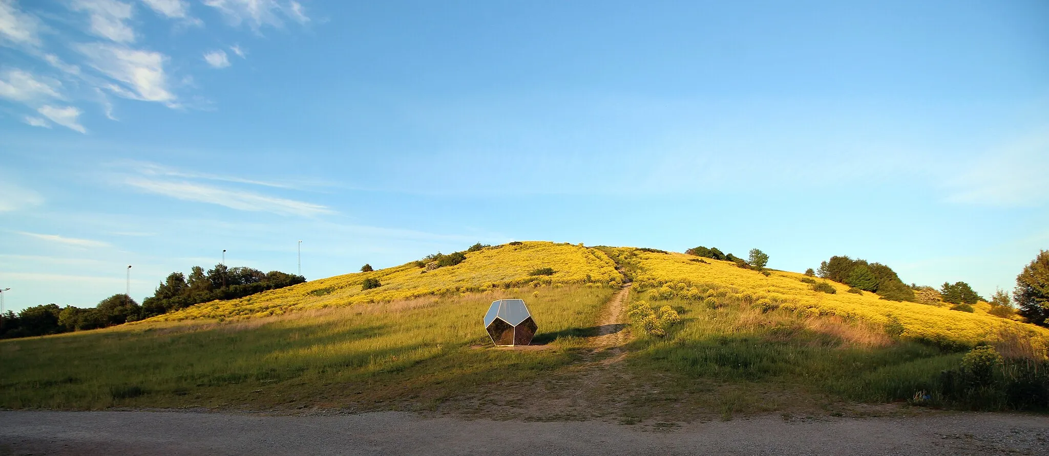 Photo showing: The hill Johannelundstoppen, Hässelby, Stockholm, Sweden