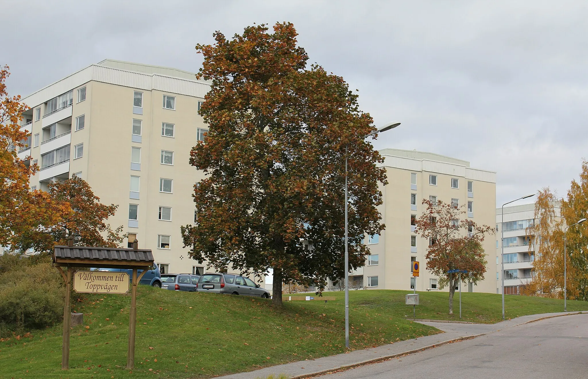 Photo showing: Bebyggelse på Toppvägen i Storvreten, Botkyrka kommun.