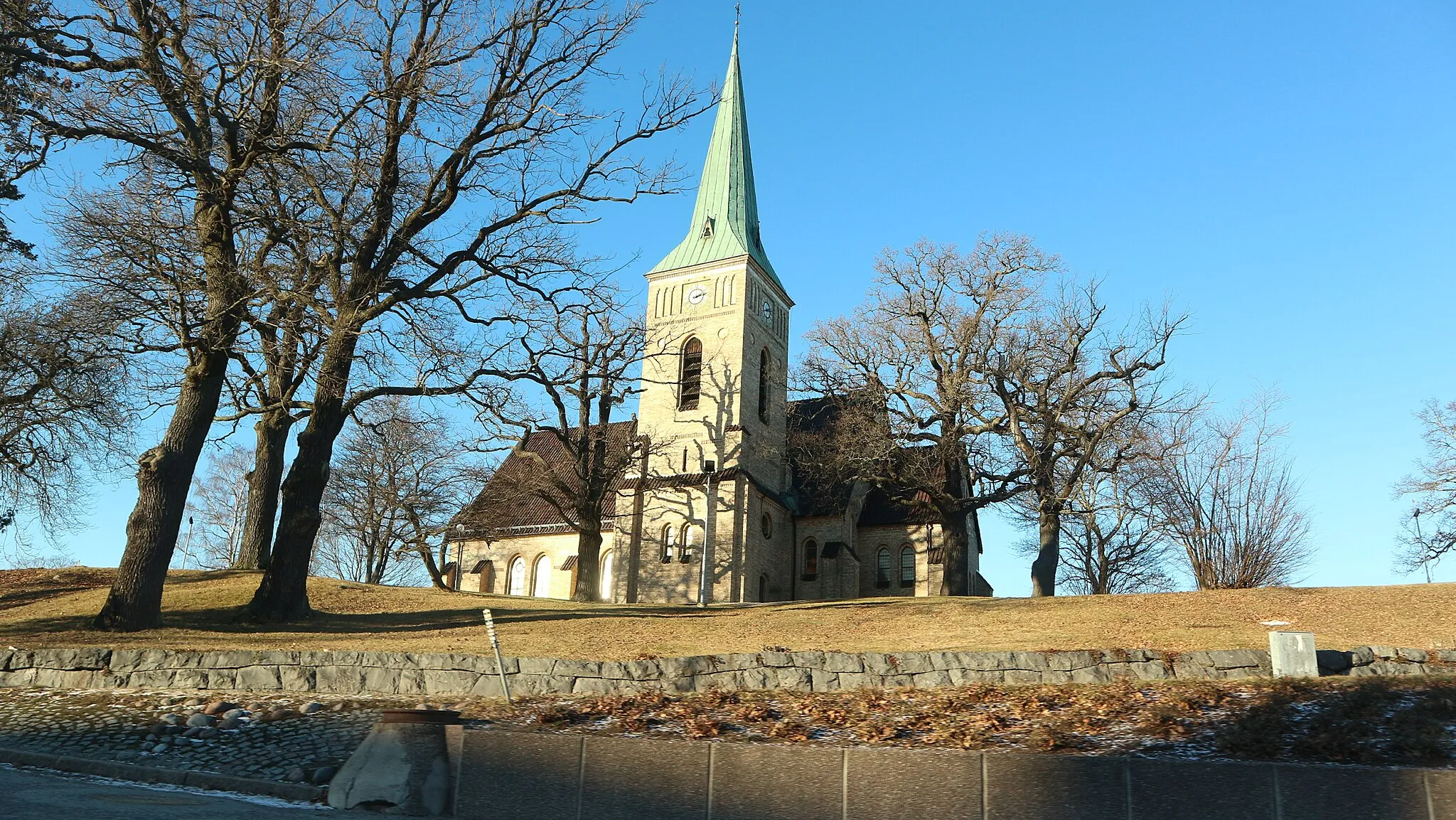 Photo showing: Gustavsbergs kyrka från Gustavsbergs Allé.