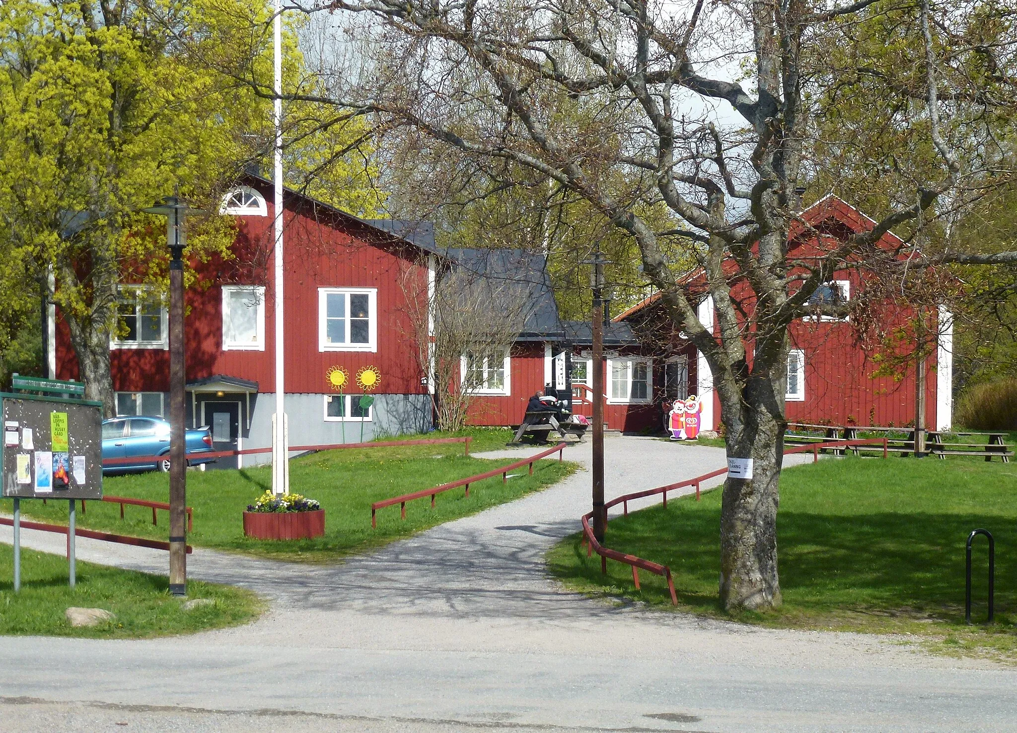 Photo showing: Husby gård