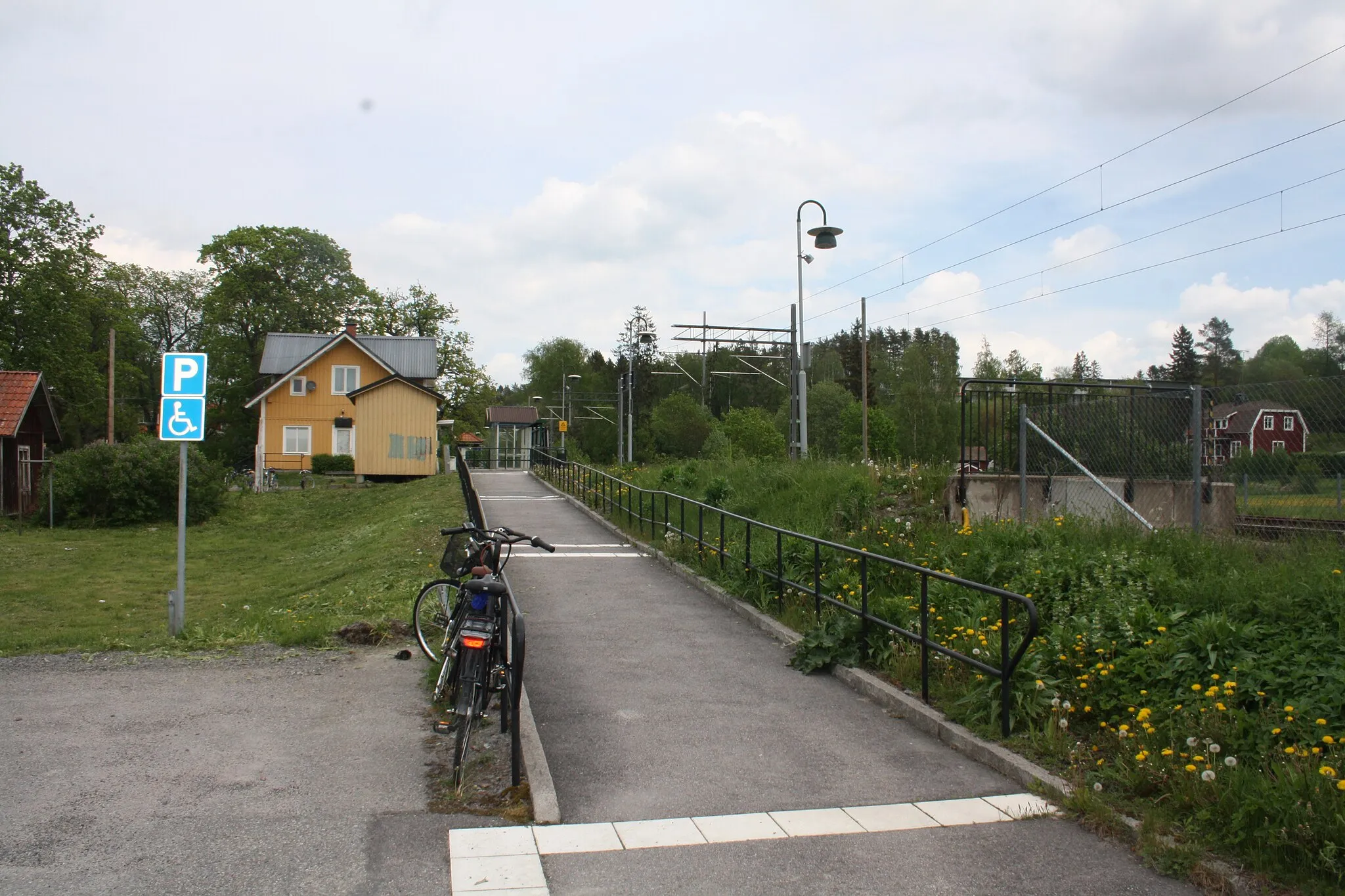 Photo showing: Kårsta station