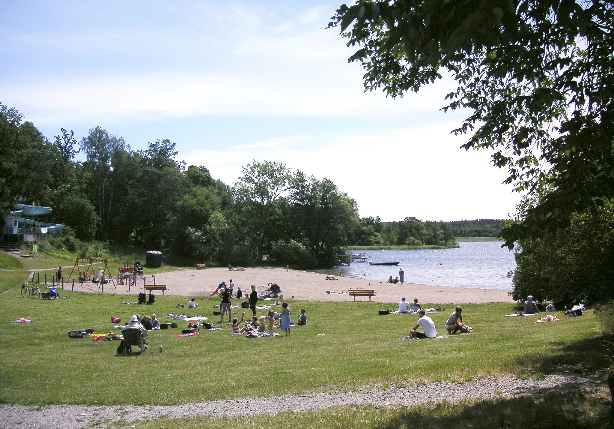 Photo showing: Ängbybadet