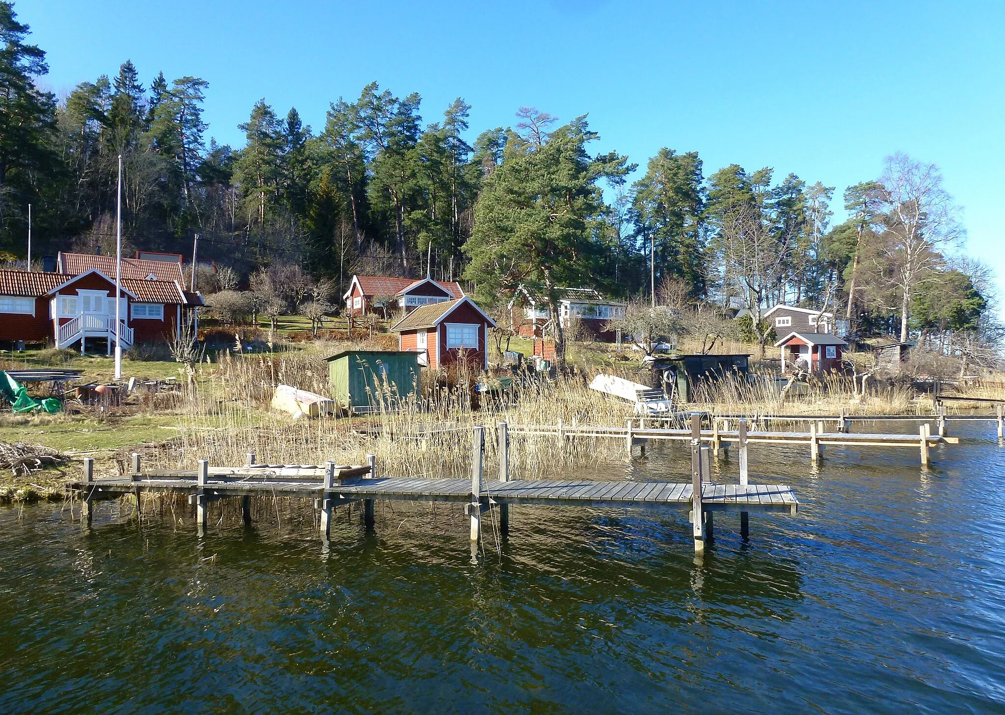 Photo showing: Grönstakolonin, Lidingö