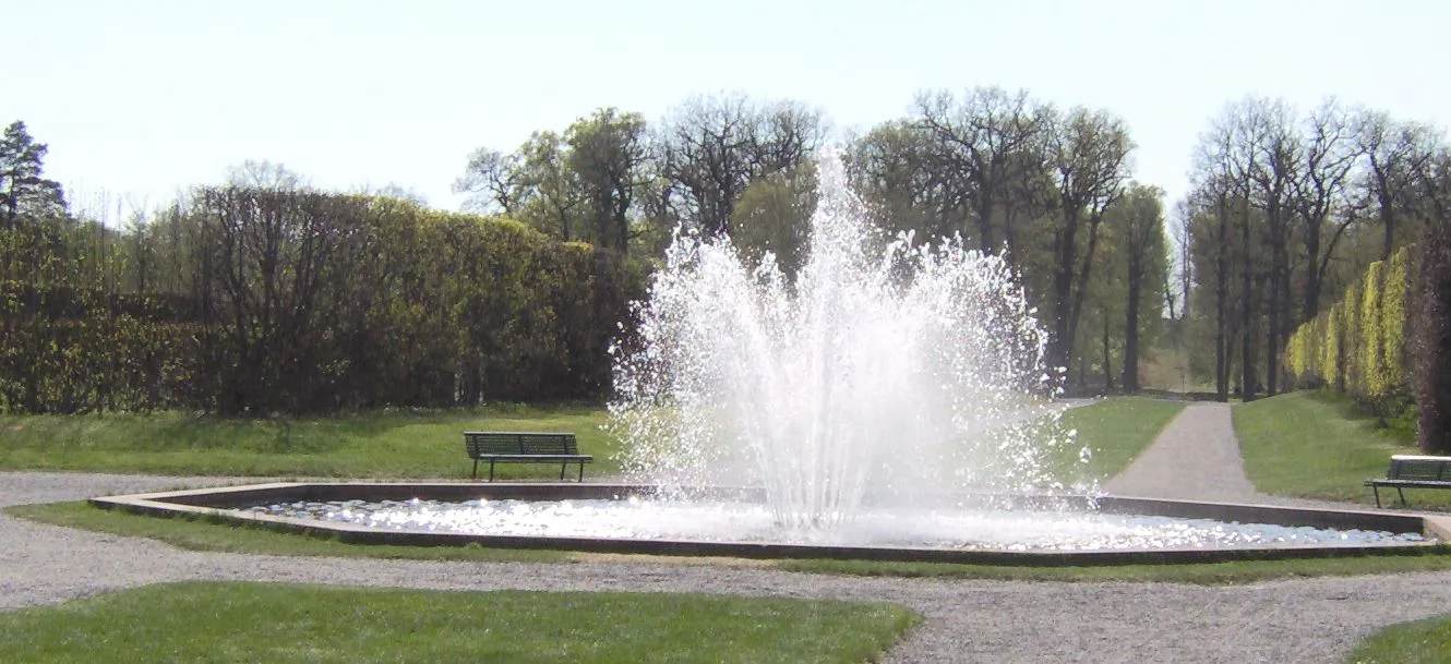 Photo showing: Fontän i Drottningholms slottspark i Stockholm.