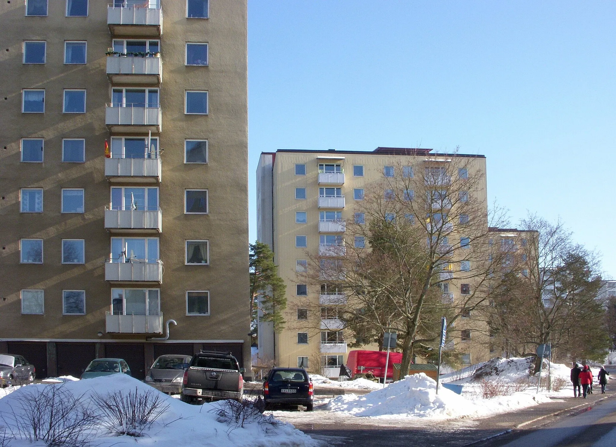 Photo showing: Hagsätra, södra Stockholm, äldre bostadsbebyggelse från 1960-talet längs Vintrosagatan