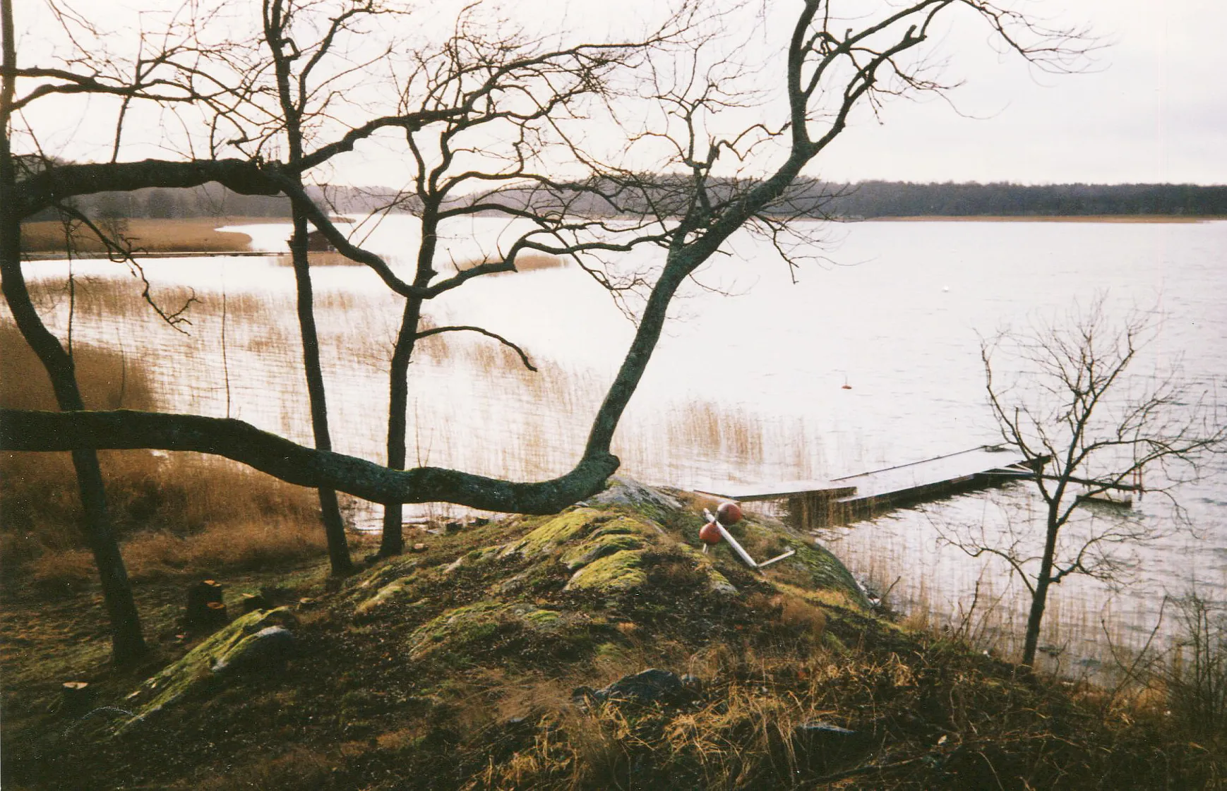 Photo showing: Utsikt över Landfjärden  från "Sotes borg".