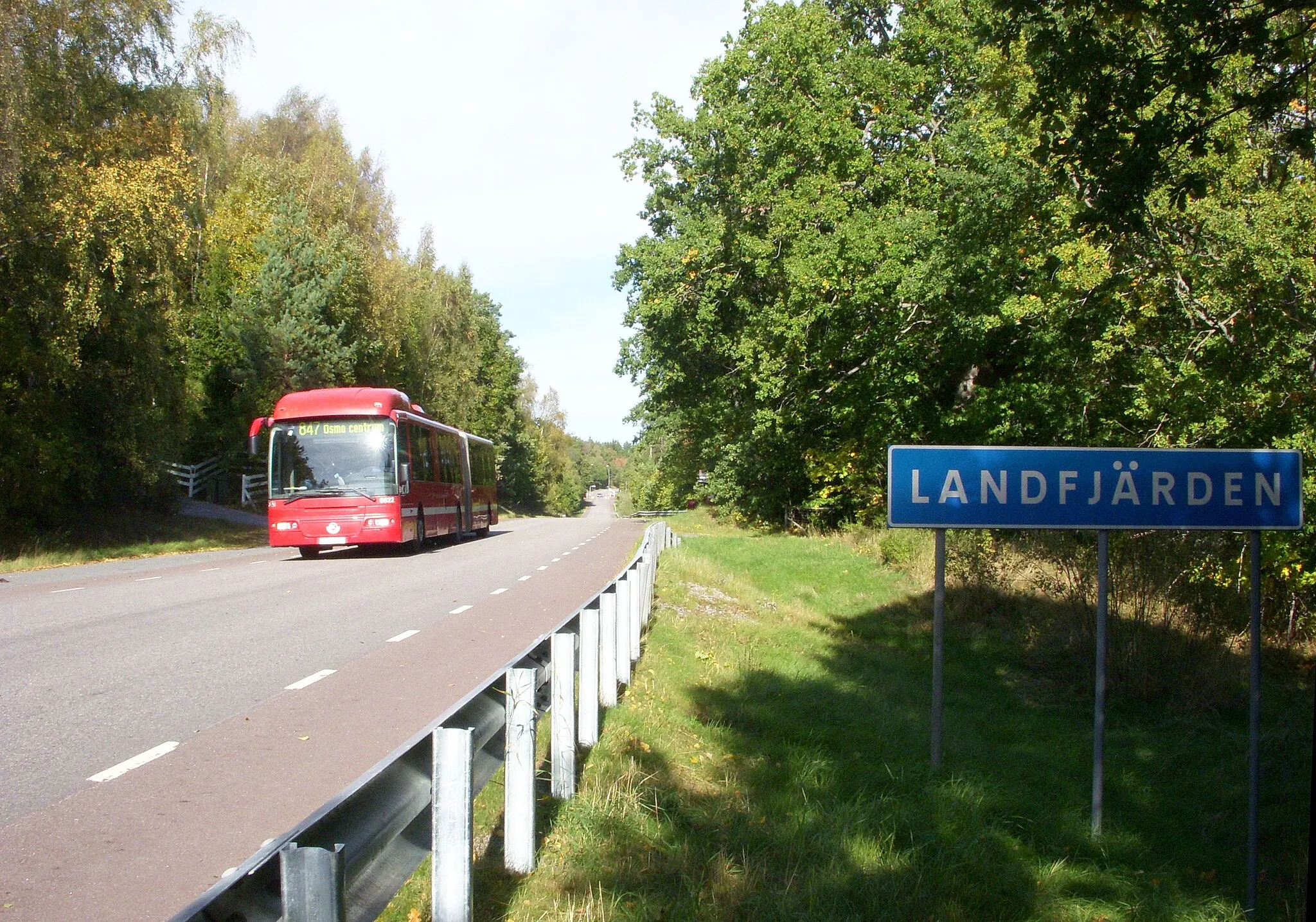 Photo showing: Landfjärden, södra ortinfart