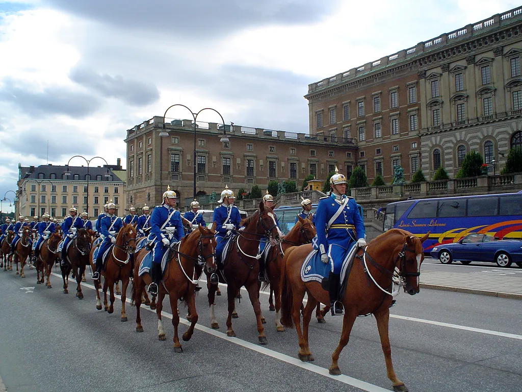 Photo showing: Royal Guards in front of the Royal Palace