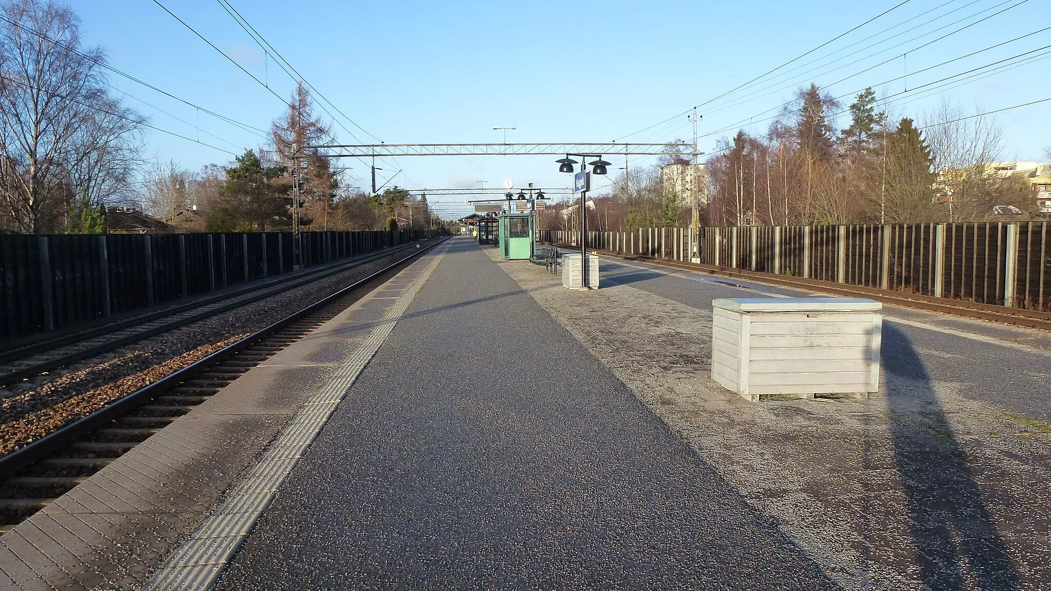 Photo showing: Commuter train station Häggvik