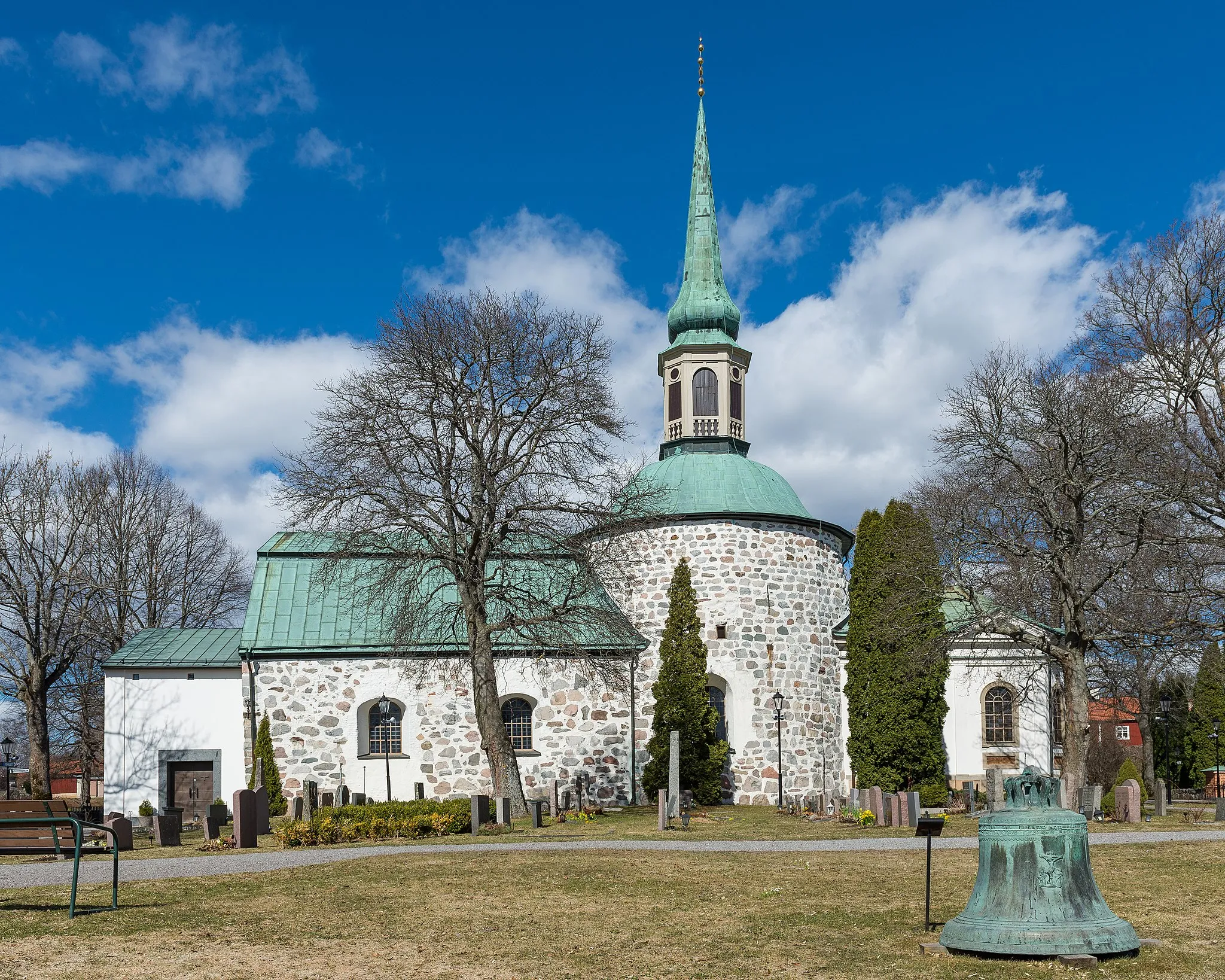 Photo showing: Bromma kyrka (church). The oldest parts of the church were built in the later 12th century as a fortress church, and the church is among Stockholm's oldest buildings. Bromma Parish, Diocese of Stockholm, Church of Sweden.