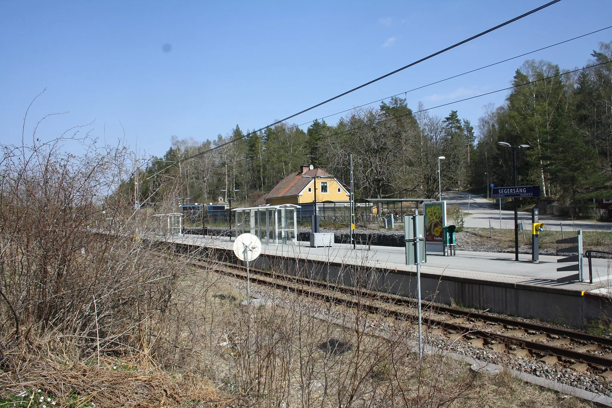 Photo showing: Segersäng station