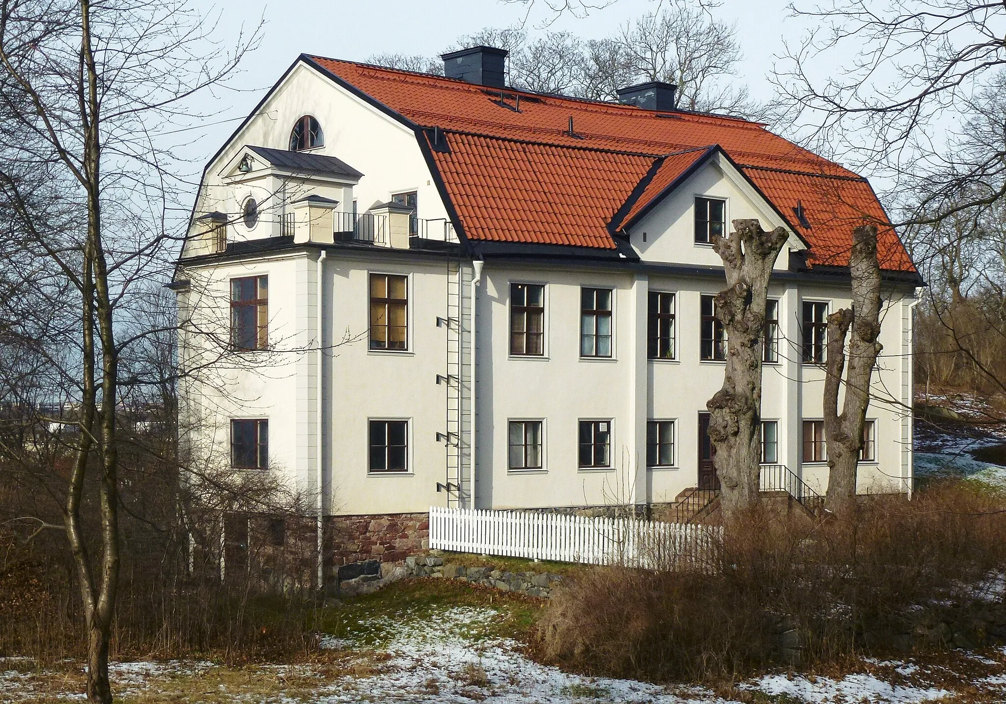Photo showing: Enskede gård huvudbyggnad, fasad mot ost
