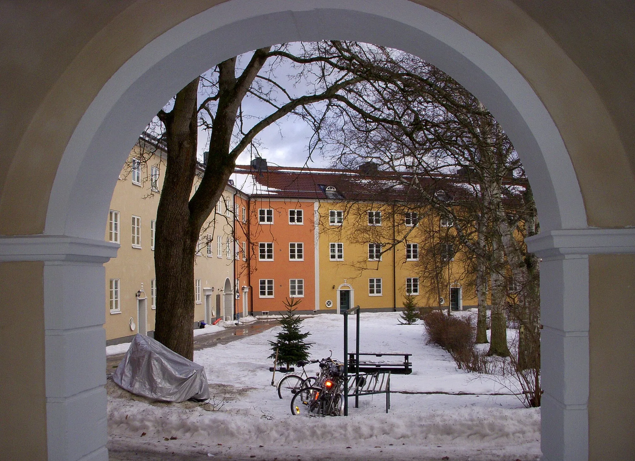 Photo showing: Enskedegård, kvarteret Tröskverket, innergården