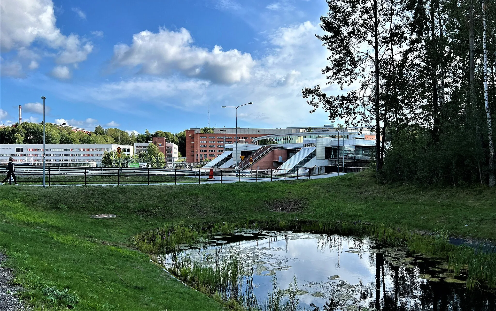 Photo showing: Flemingsberg station in Huddinge Municipality in Stockholm County, Sweden