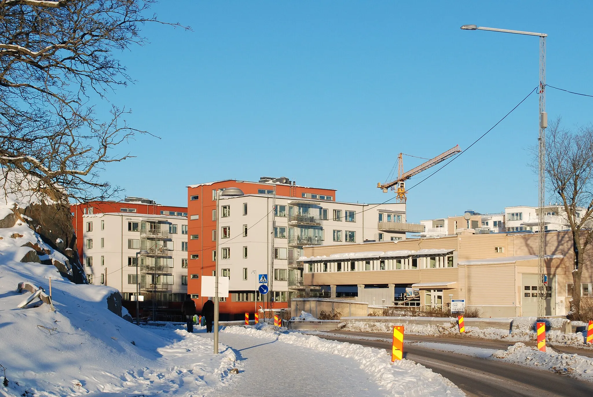 Photo showing: Newly built residential building at Karlsbodavägen, in Ulvsunda industrialområde.