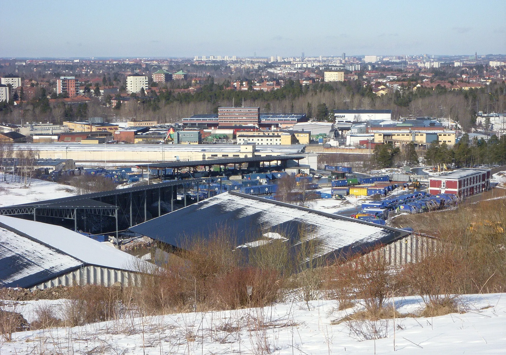 Photo showing: Högdalens industriområde sett från Högdalstoppen